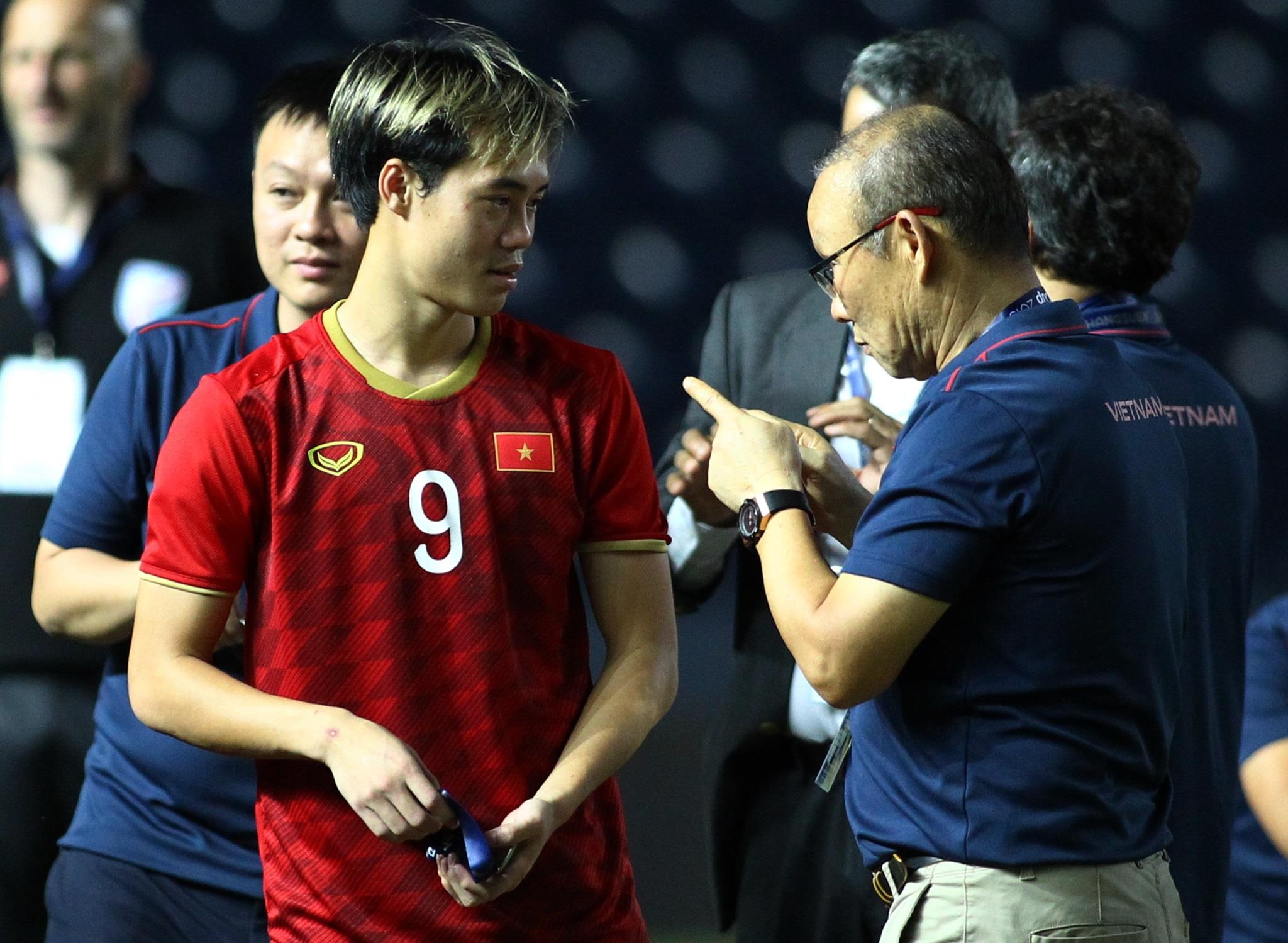 HLV Park Hang seo la ai,  Park HAng seo om van toan anh 6