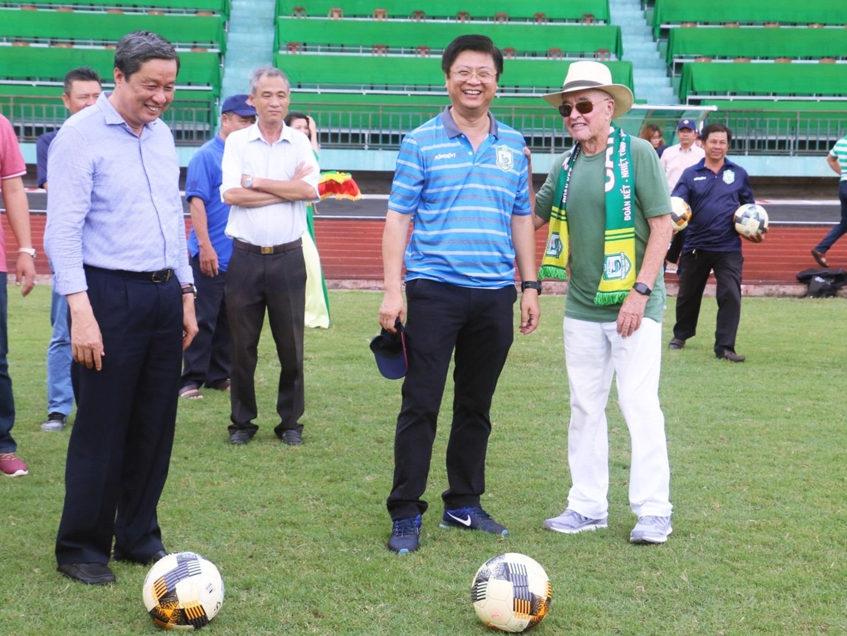 ông chủ tottenham, tỷ phú người anh ảnh 1 ong chu tottenham, ty phu nguoi anh anh 1