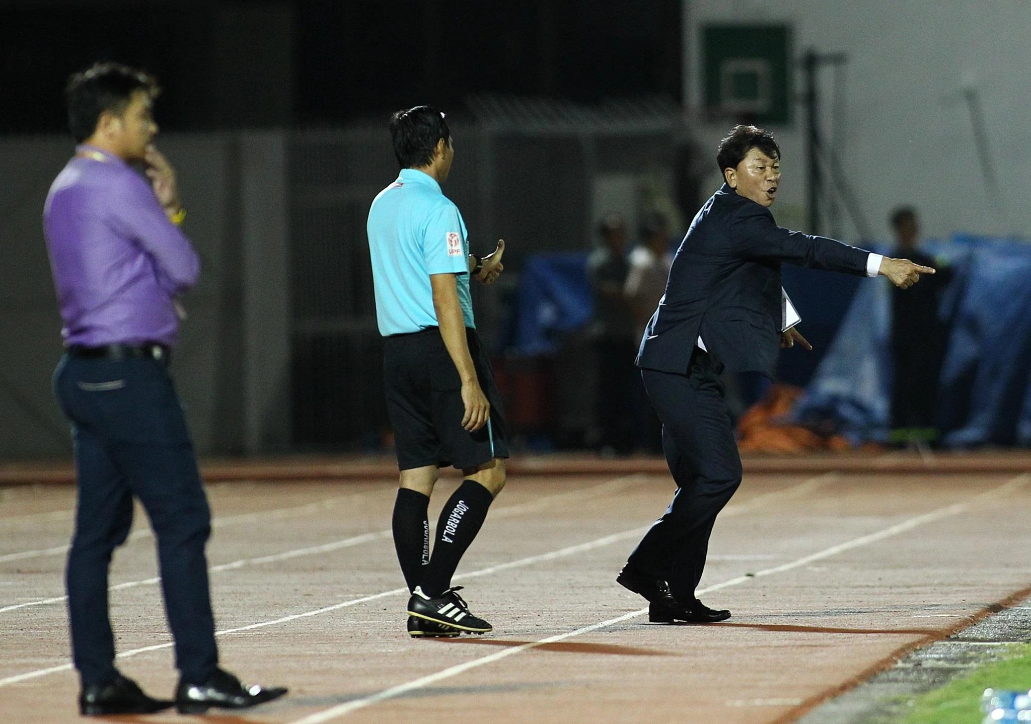 ngoai binh chi mat trong tai,  ngoai binh thanh hoa phan ung trong tai anh 8