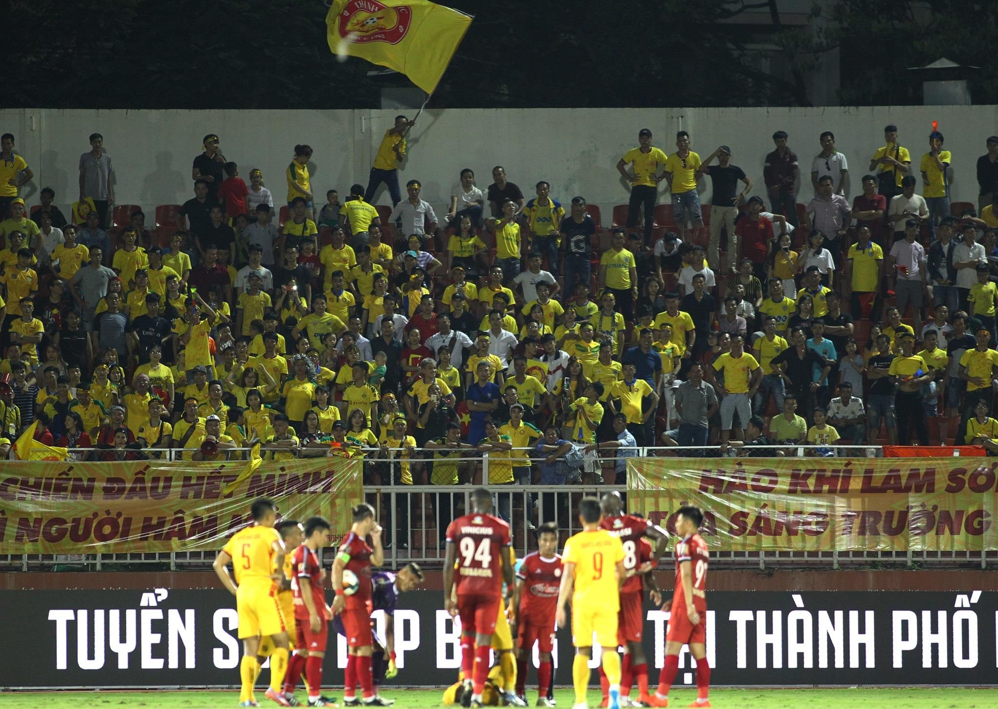 ngoai binh chi mat trong tai,  ngoai binh thanh hoa phan ung trong tai anh 6