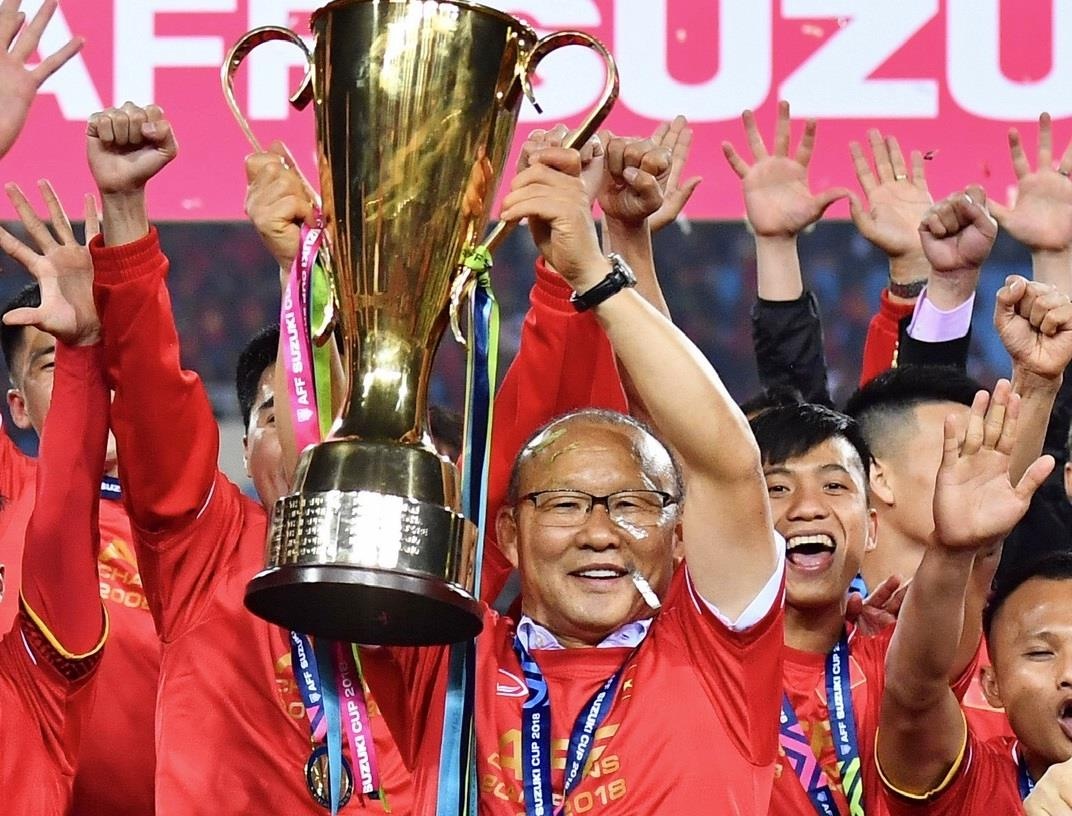 Vi the ong Park Hang-seo va bai toan gia han hop dong voi VFF hinh anh