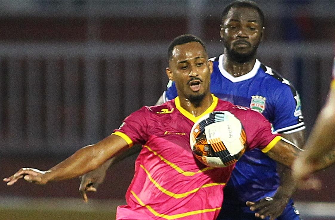 8 cau thu Binh Duong vay trong tai doi rut the do ngoai binh Sai Gon hinh anh