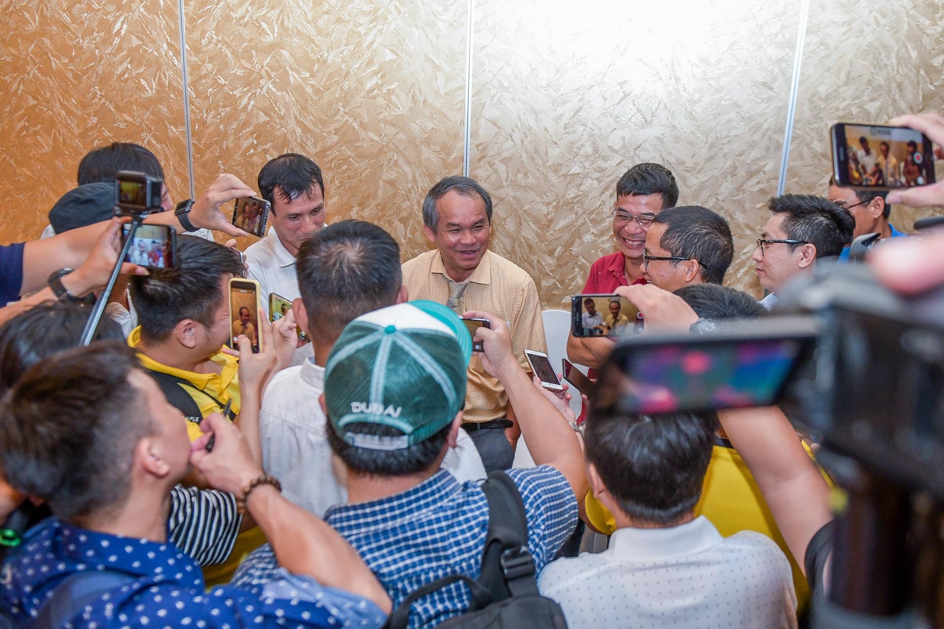 bầu đức bảo vệ công phượng, bầu đức ảnh 5 bau duc bao ve cong phuong, bau duc anh 5