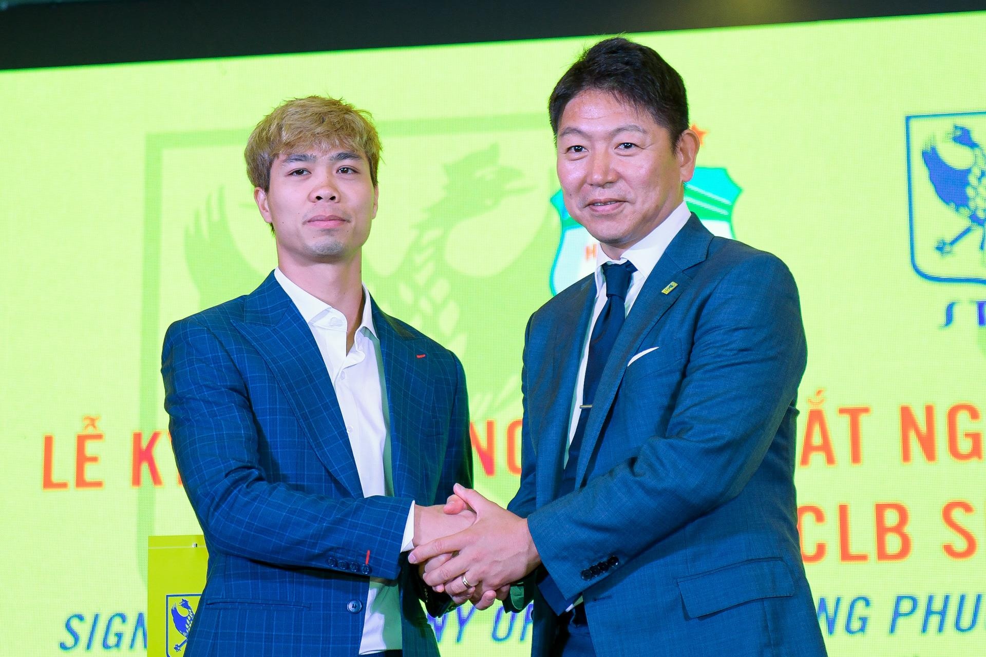 Cong phuong sang Bi thi dau,  hop dong cong phuong sang bi anh 2