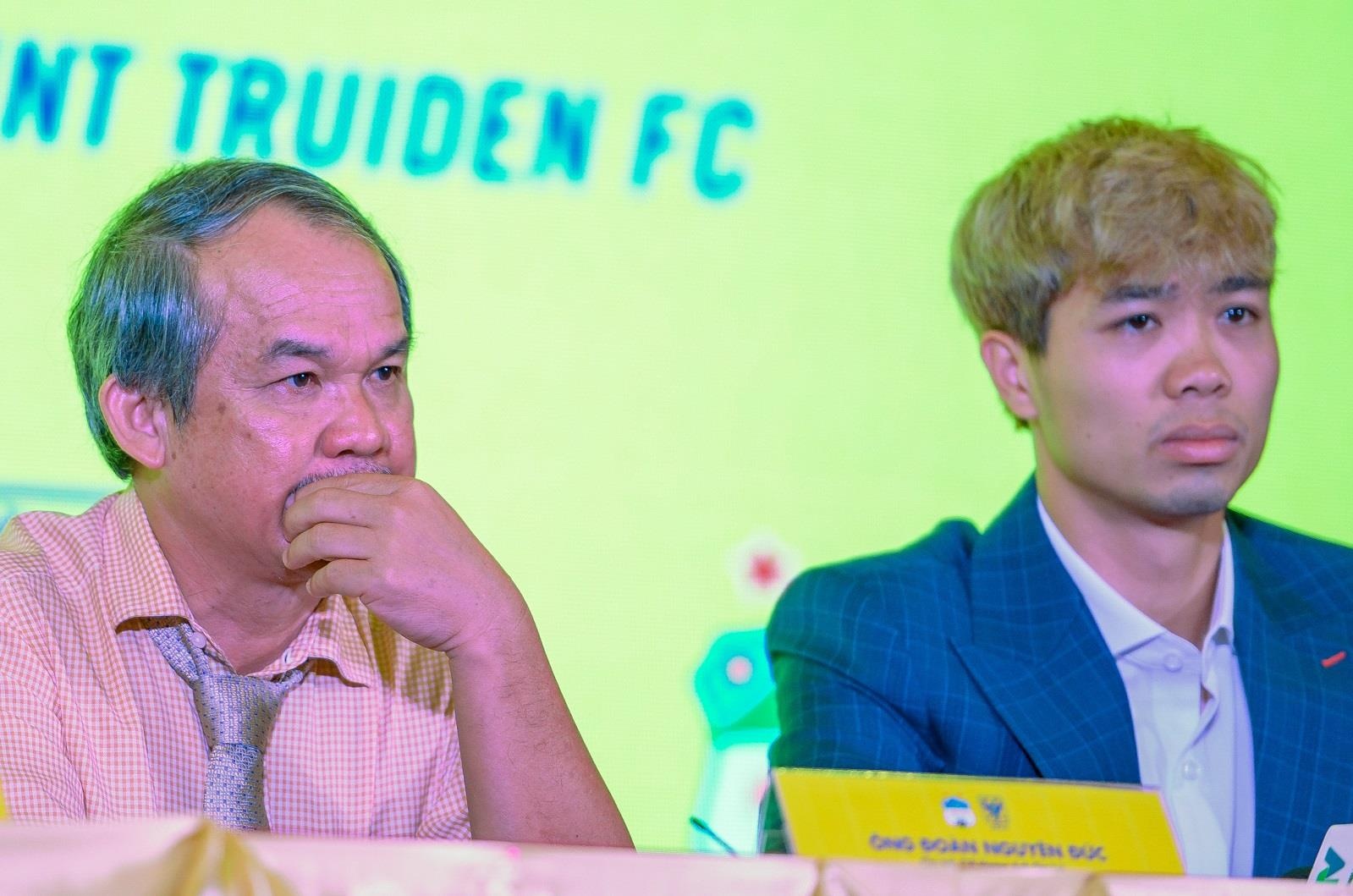 Cong Phuong xuc dong khi bau Duc phat bieu ngoai kich ban o le ra mat hinh anh