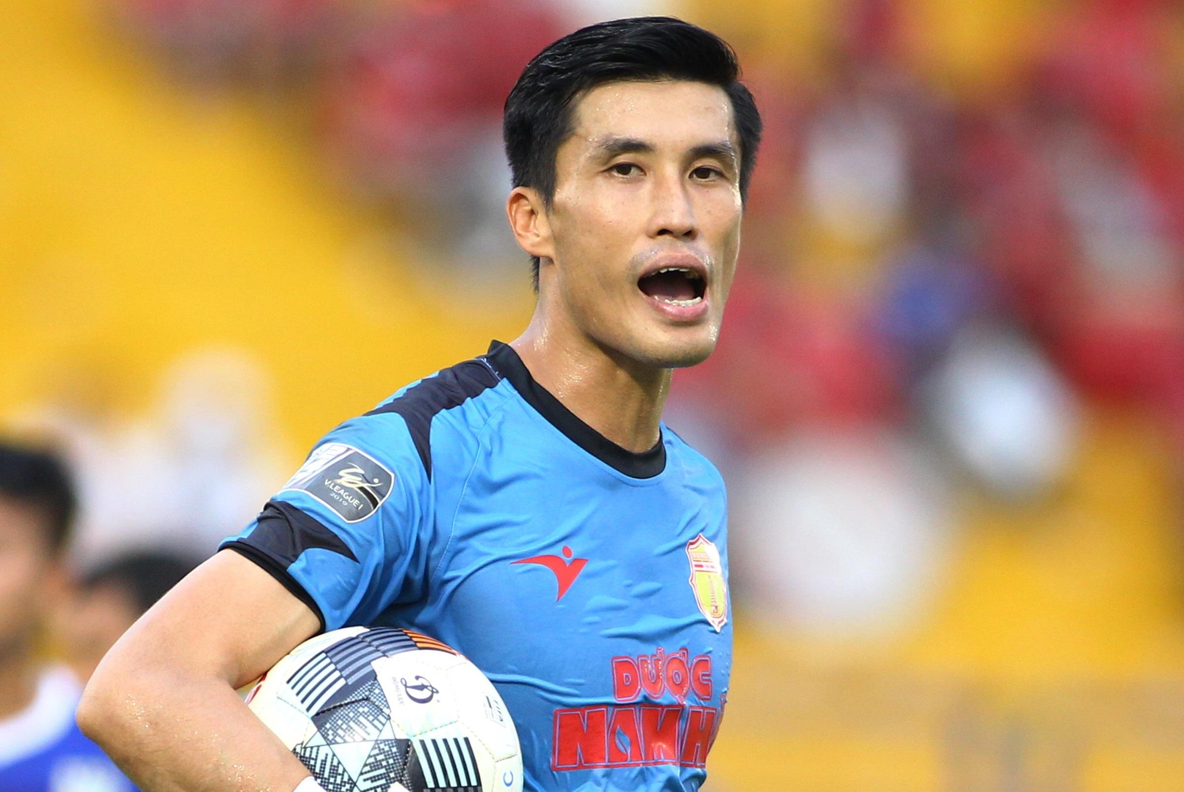 Thu mon lon tuoi nhat V.League bo khung thanh phan doi trong tai hinh anh