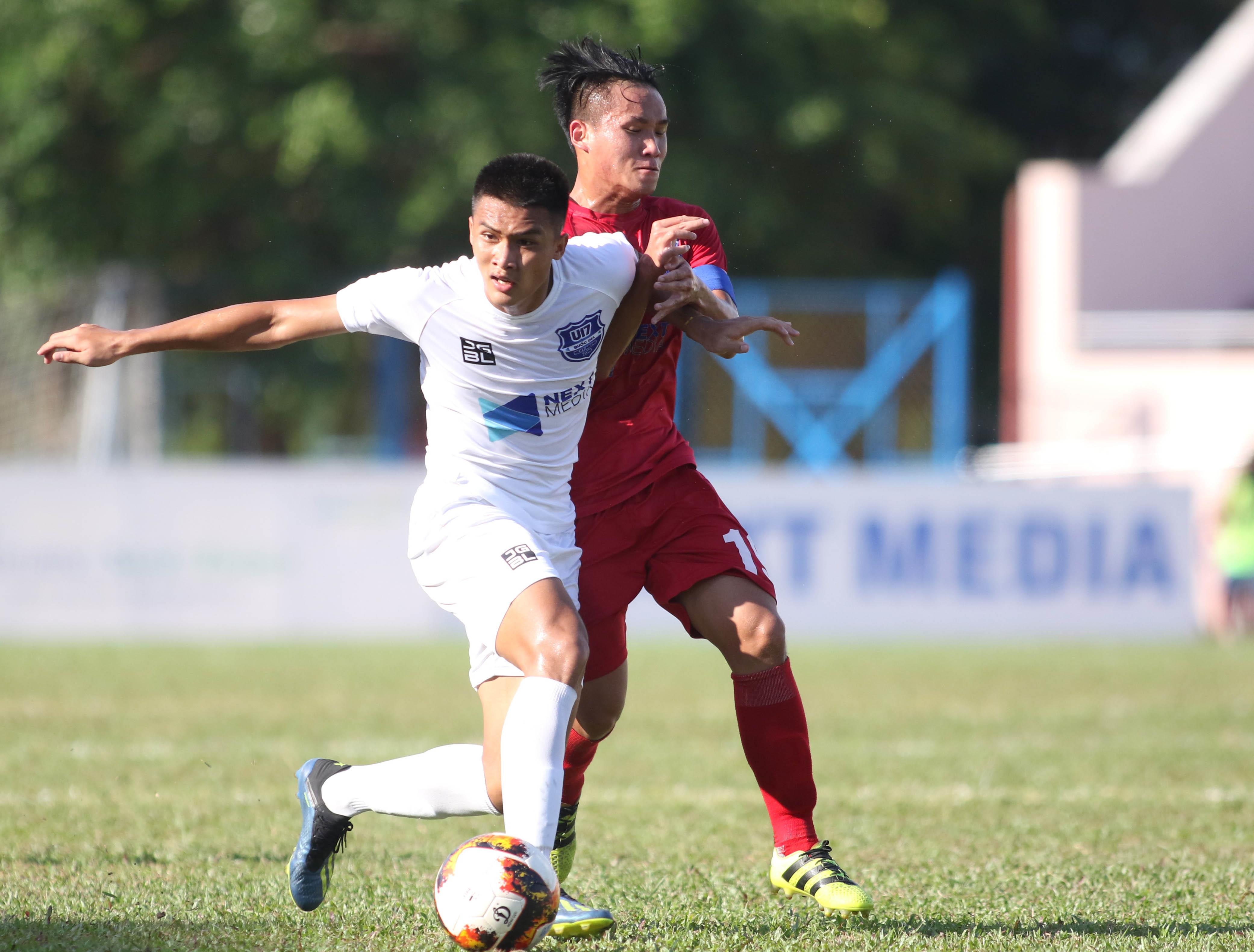 hlv u17 bi duoi,  hai hlv u17 bi duoi anh 2