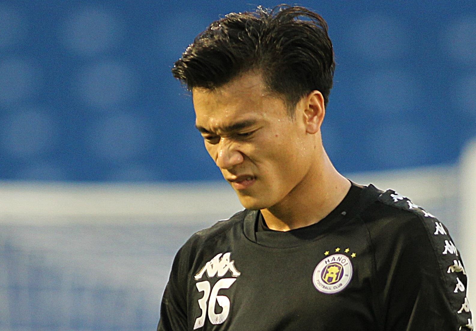 Thu mon Bui Tien Dung suyt tro thanh ‘bom tan’ cua CLB TP.HCM hinh anh