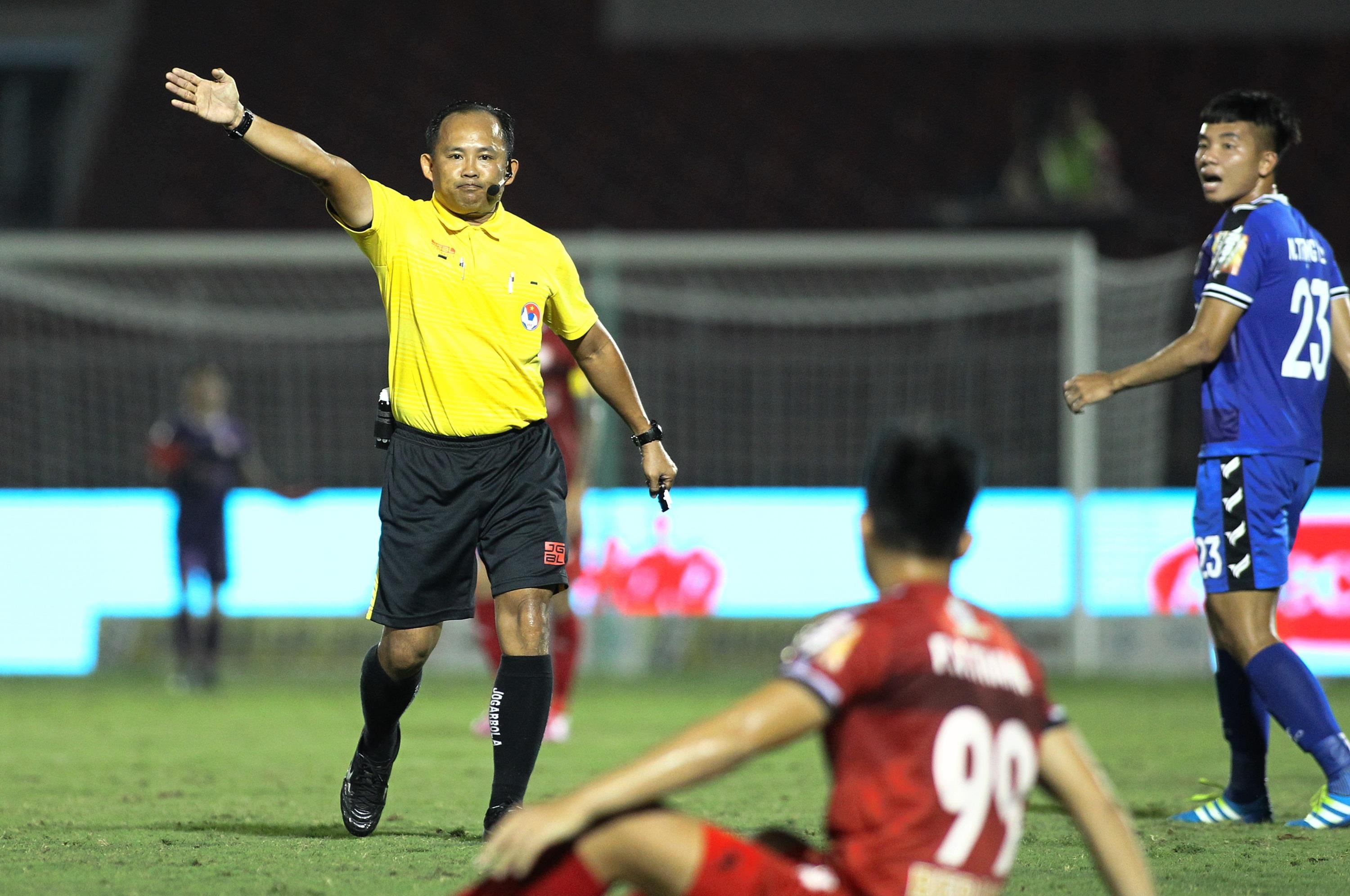 anh duc om trong tai,  anh duc tit ngoi binh duong anh 5