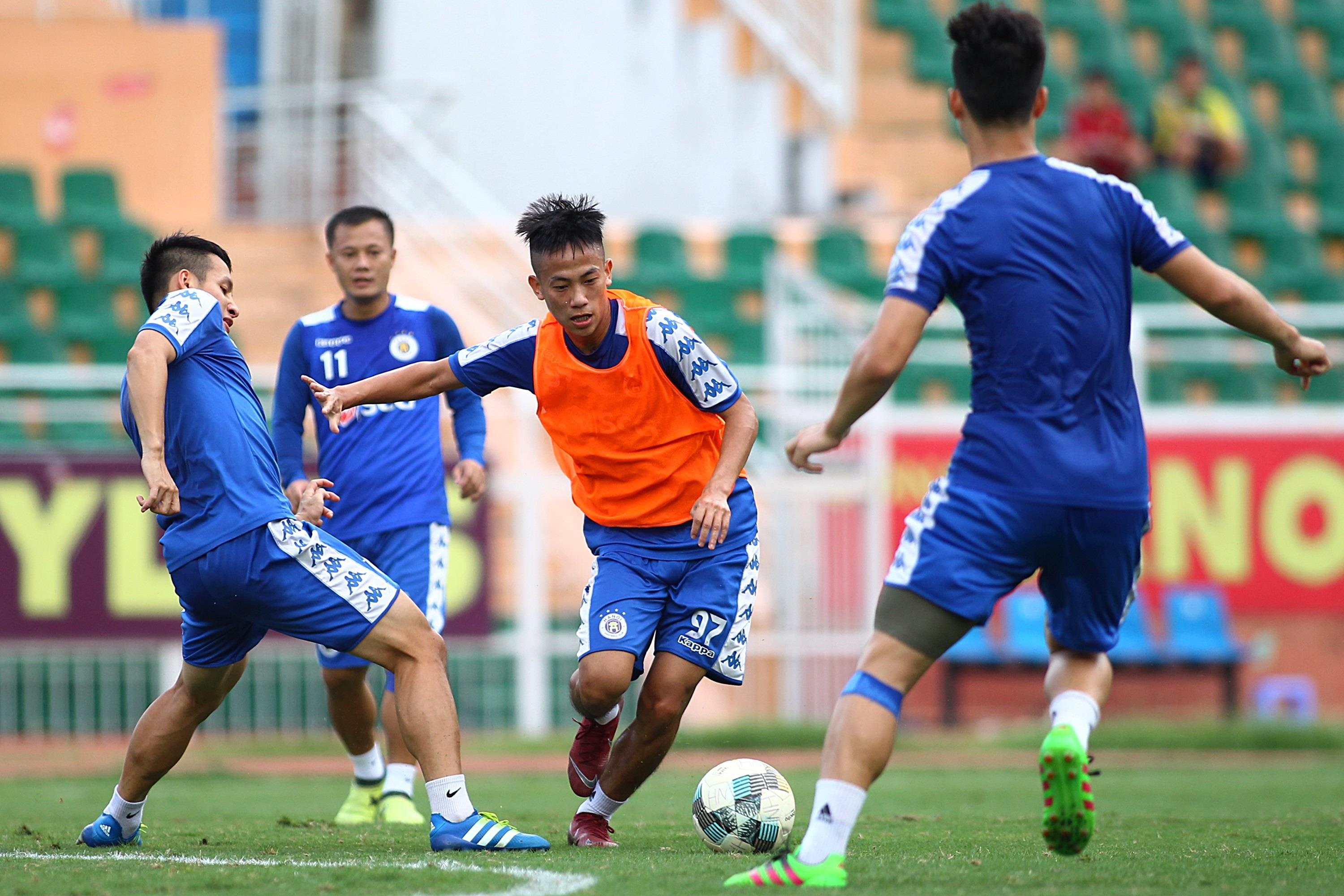 ha noi thua sai gon 2-5,  ha noi bat ngo thua sai gon 5 ban anh 3