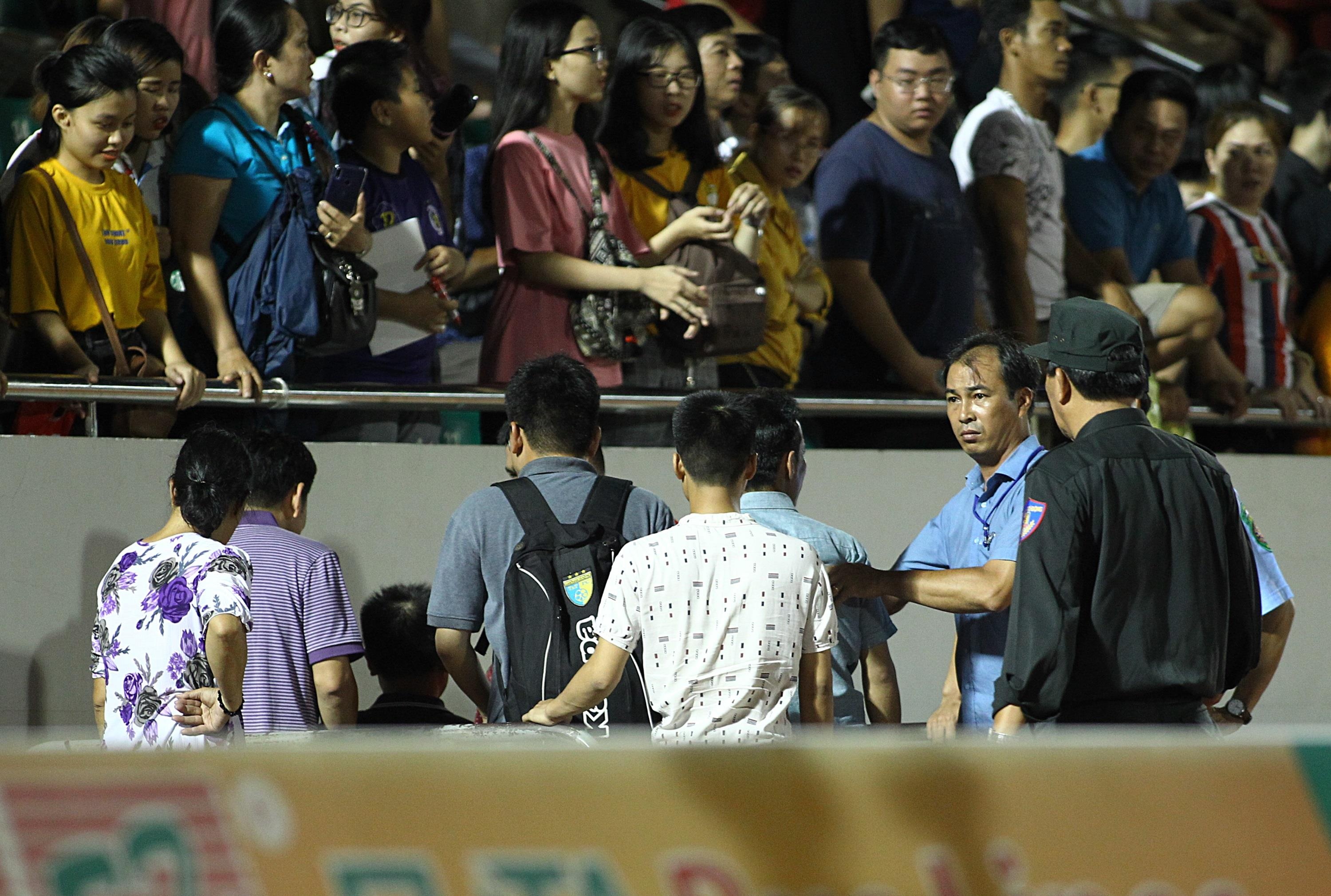 cdv ruot theo quang hai,  cdv vuot rao vao san anh 6