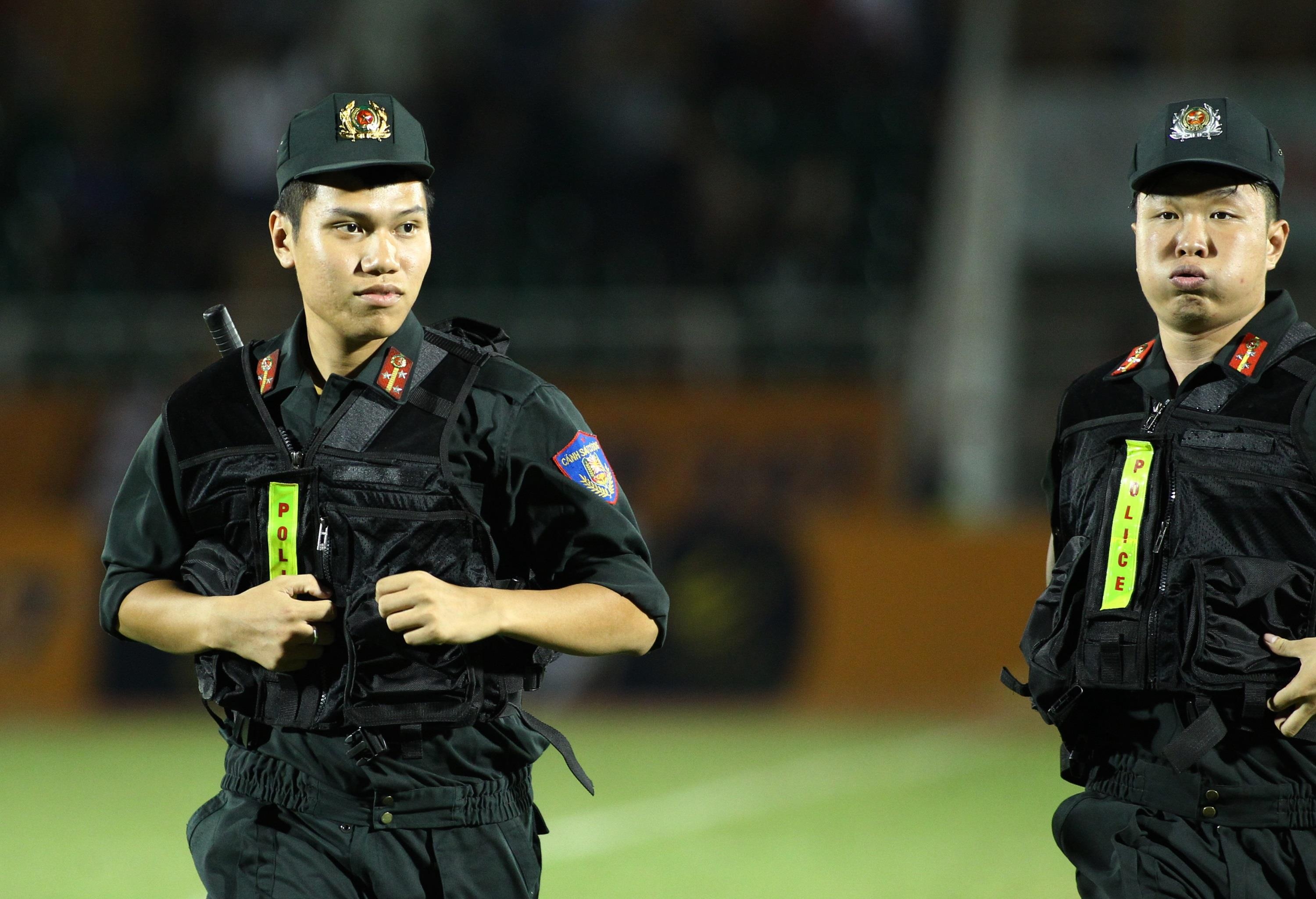 cdv ruot theo quang hai,  cdv vuot rao vao san anh 8