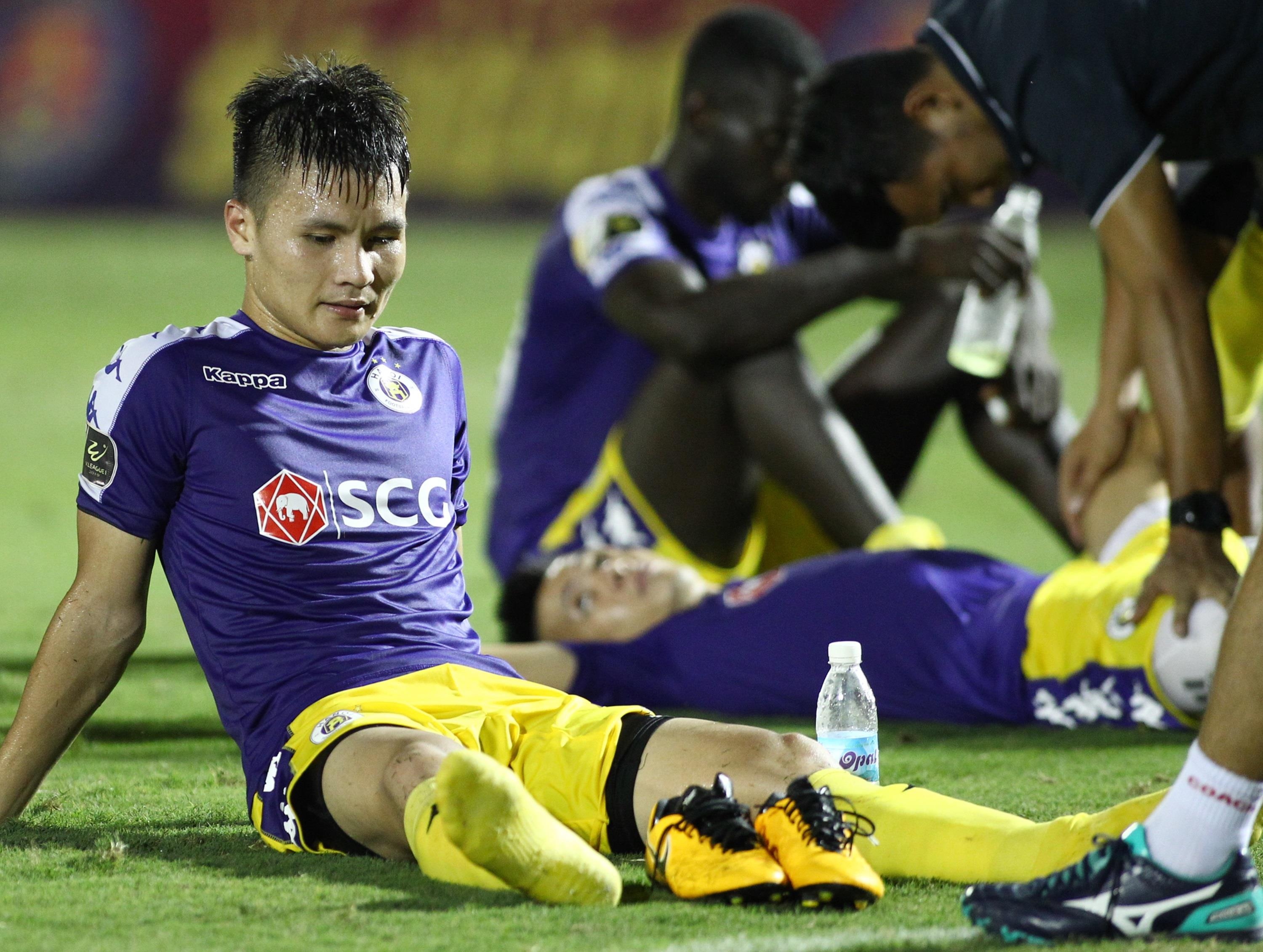 trinh thang binh va ban gai tin don anh 2