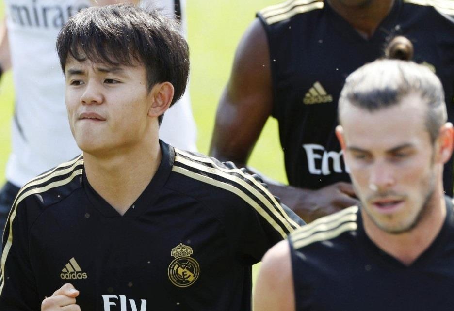 Sao tre Real duoc nguoi Nhat bao ve nhu the nao khi den Viet Nam? hinh anh