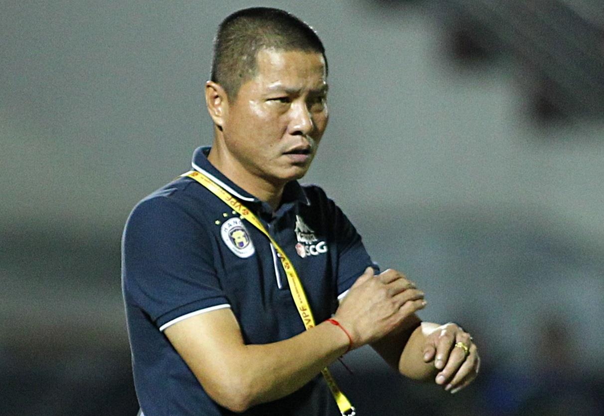 HLV Chu Dinh Nghiem khong hop bao khi bi CLB TP.HCM go hoa phut cuoi hinh anh