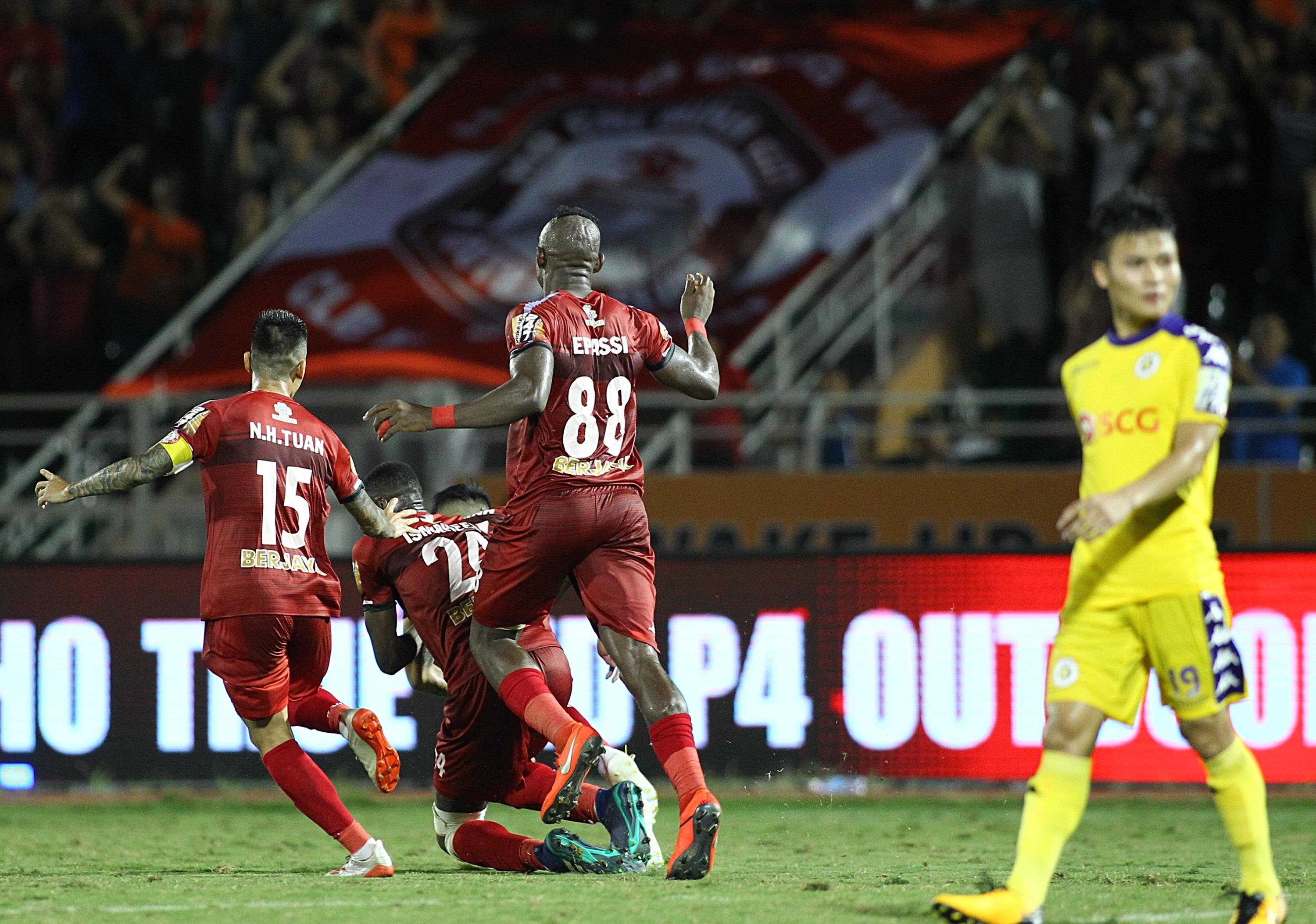 chu dinh nghiem clb ha noi TP.HCM anh 1