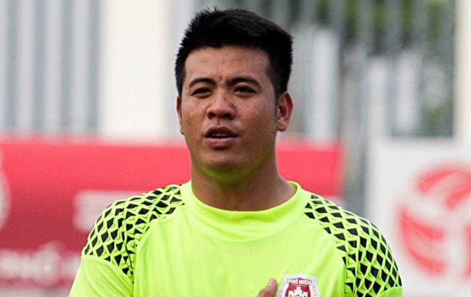 Cuu thu mon tuyen Viet Nam bi VFF phat nguoi vi choi tho bao hinh anh