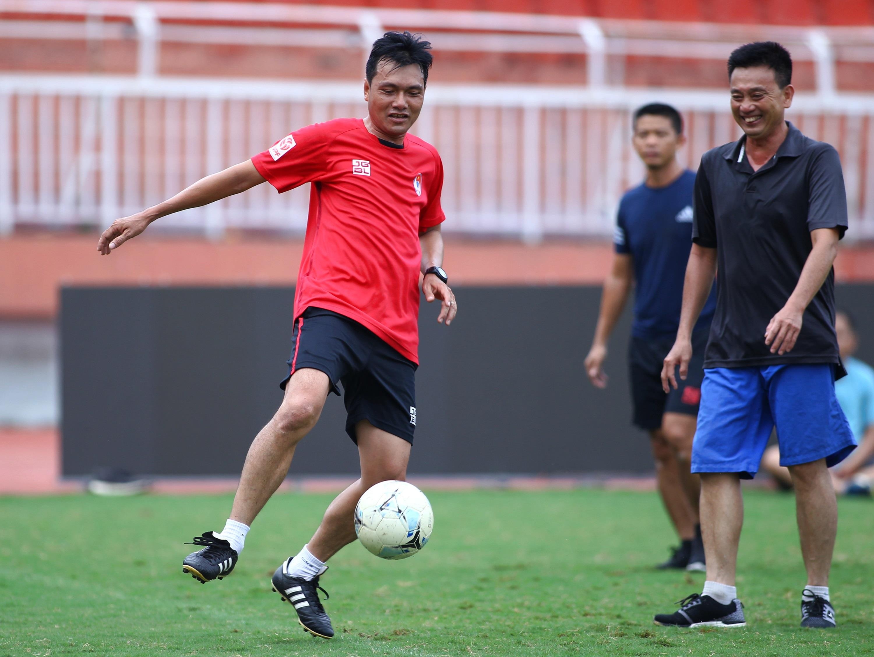 trong tai fifa anh 5