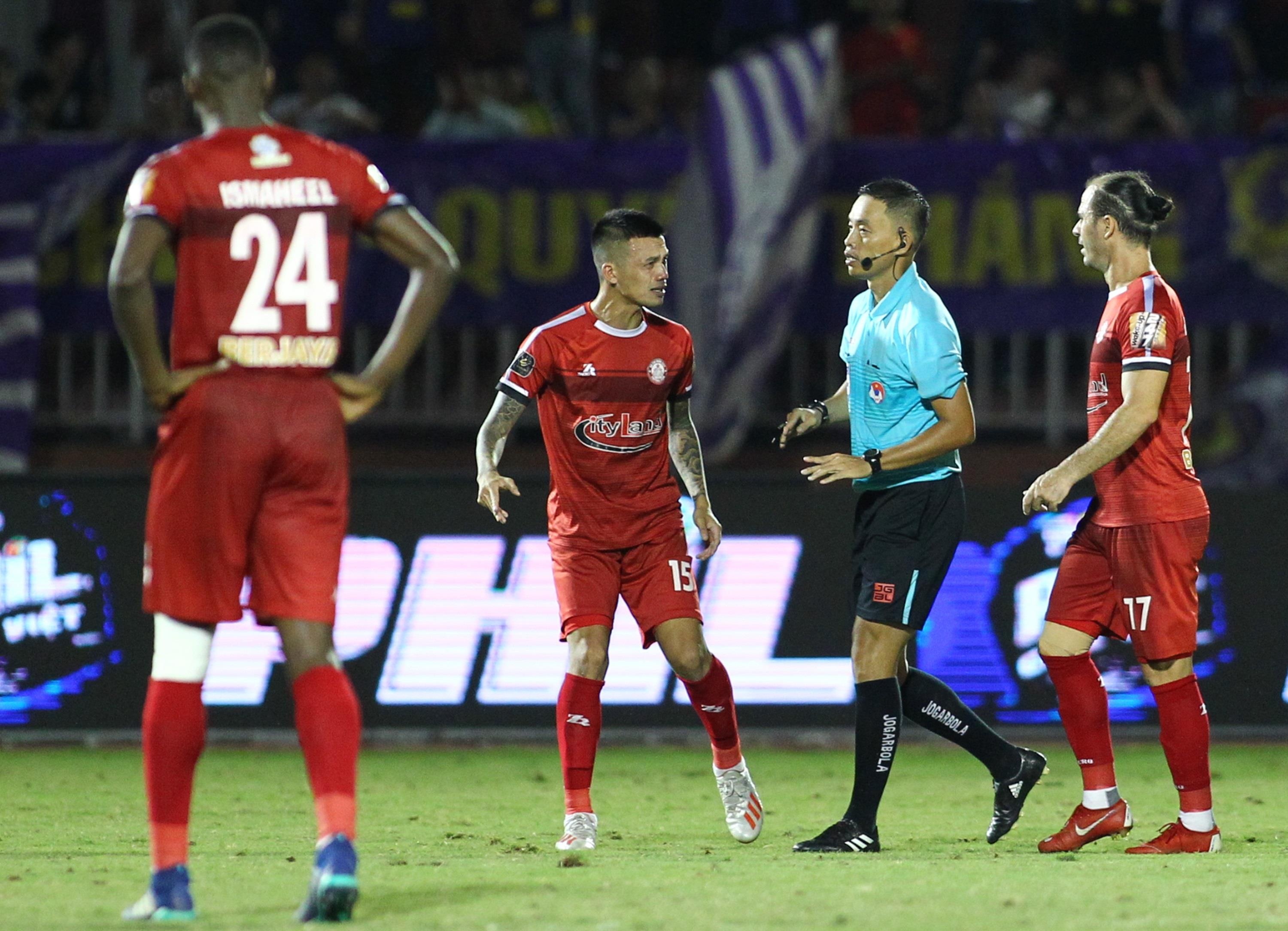 lang ma trong tai,  lazer anh 2