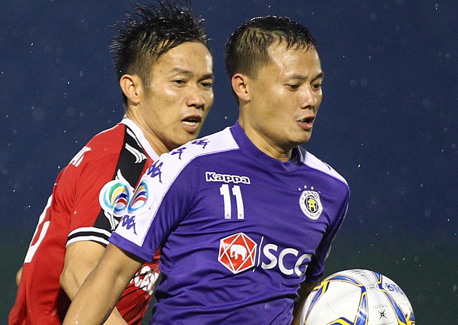 Troi mua khien cau thu Binh Duong khong biet da bong dai hay ngan hinh anh