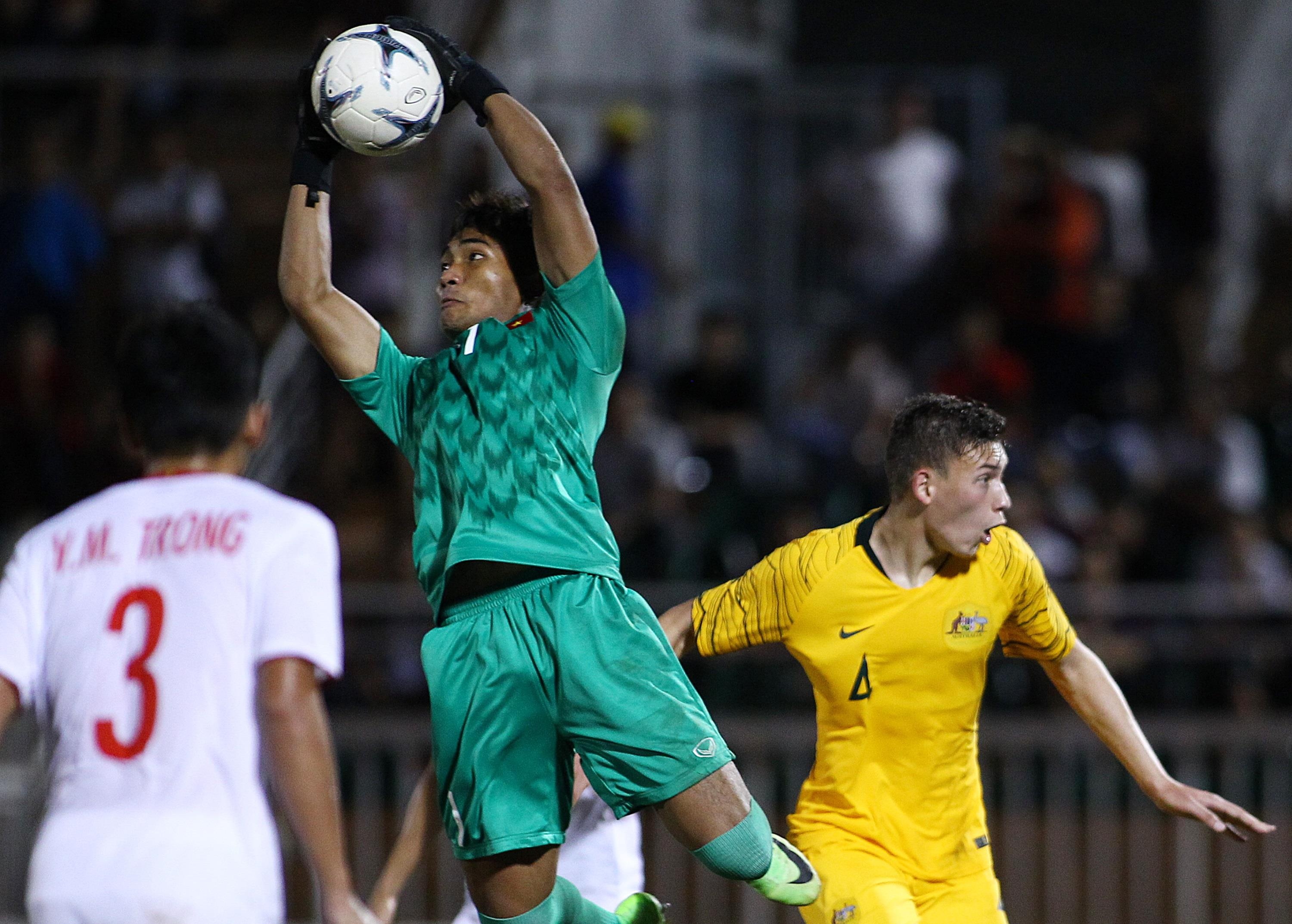 u18 viet nam,  hlv hoang anh tuan anh 1