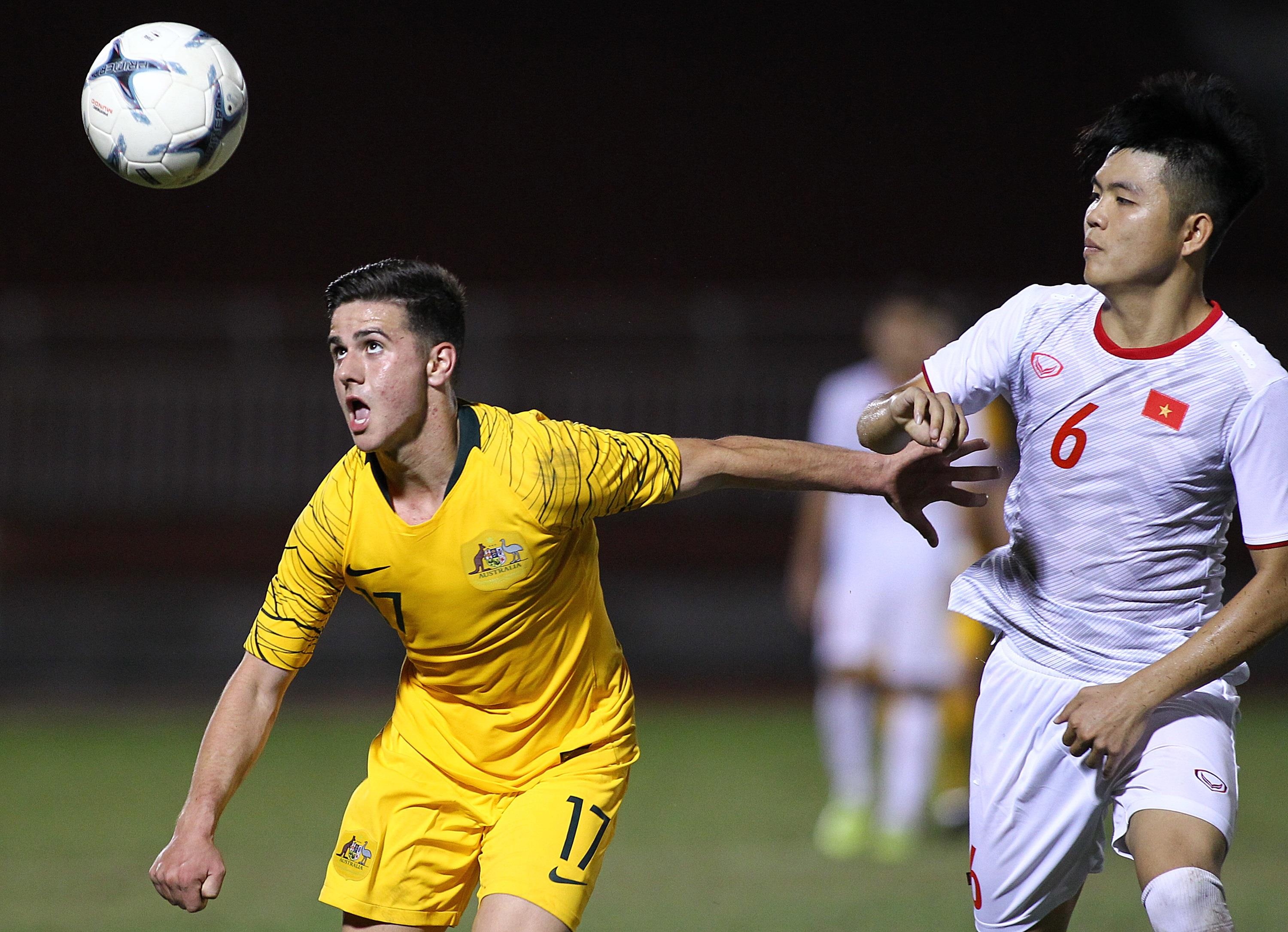 u18 viet nam,  hlv hoang anh tuan anh 8