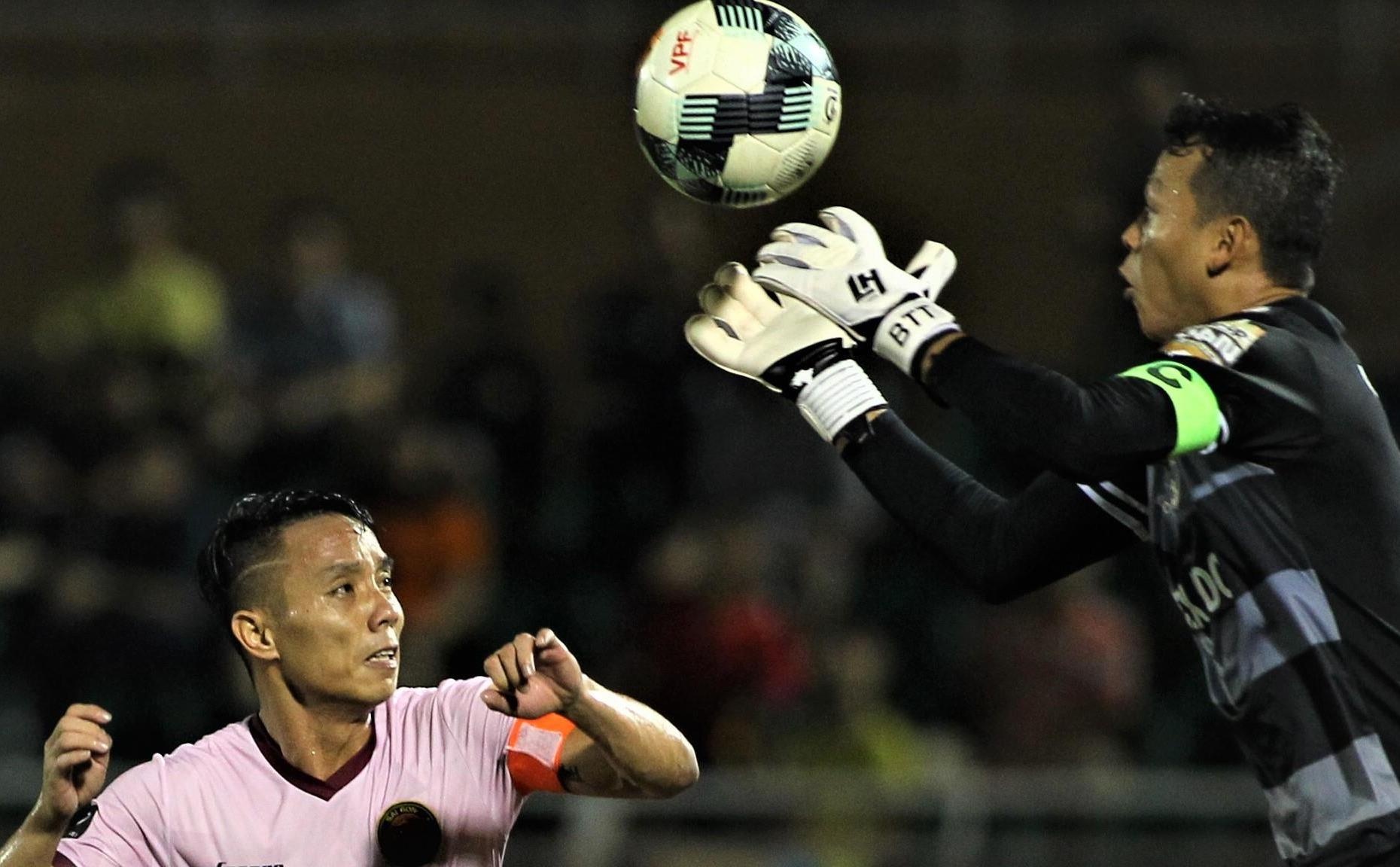 CLB Sai Gon xuong sat day V.League vi pha bong gay tranh cai hinh anh