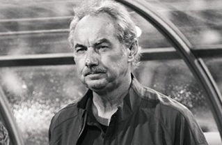 VFF: HLV Riedl ra di la mat mat cua bong da Viet Nam hinh anh