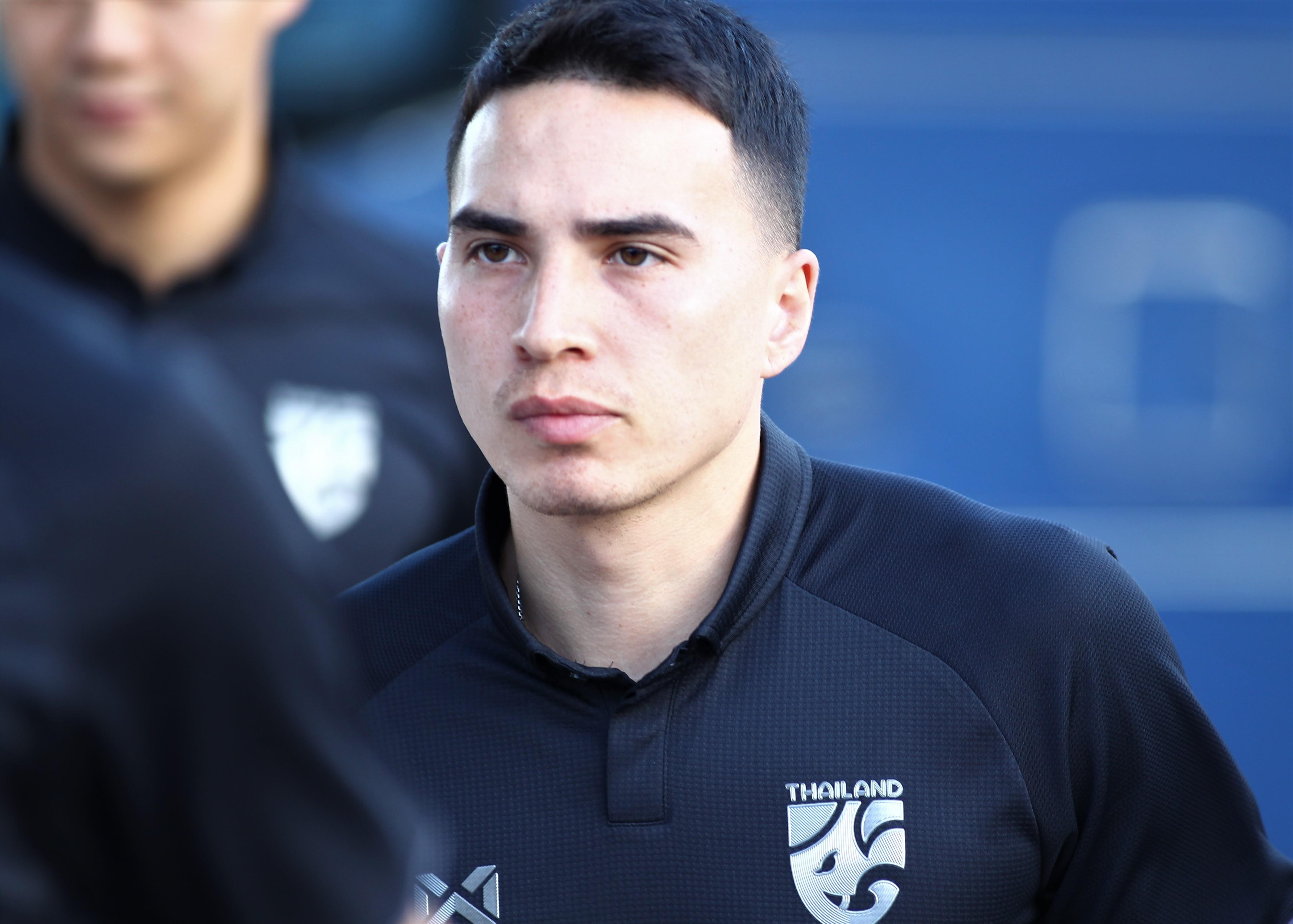 Cau thu goc Viet muon lay long HLV Akira Nishino hinh anh