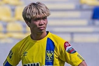 HLV Sint-Truidense noi gi khi khong tung Cong Phuong vao san hinh anh