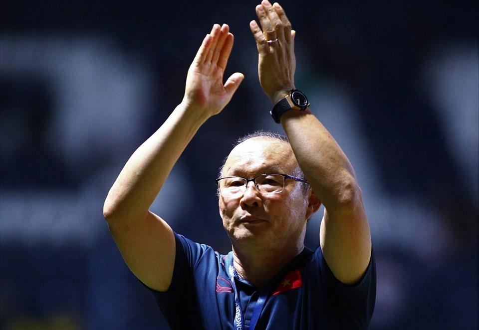 AFC ca ngoi HLV Park Hang-seo hinh anh