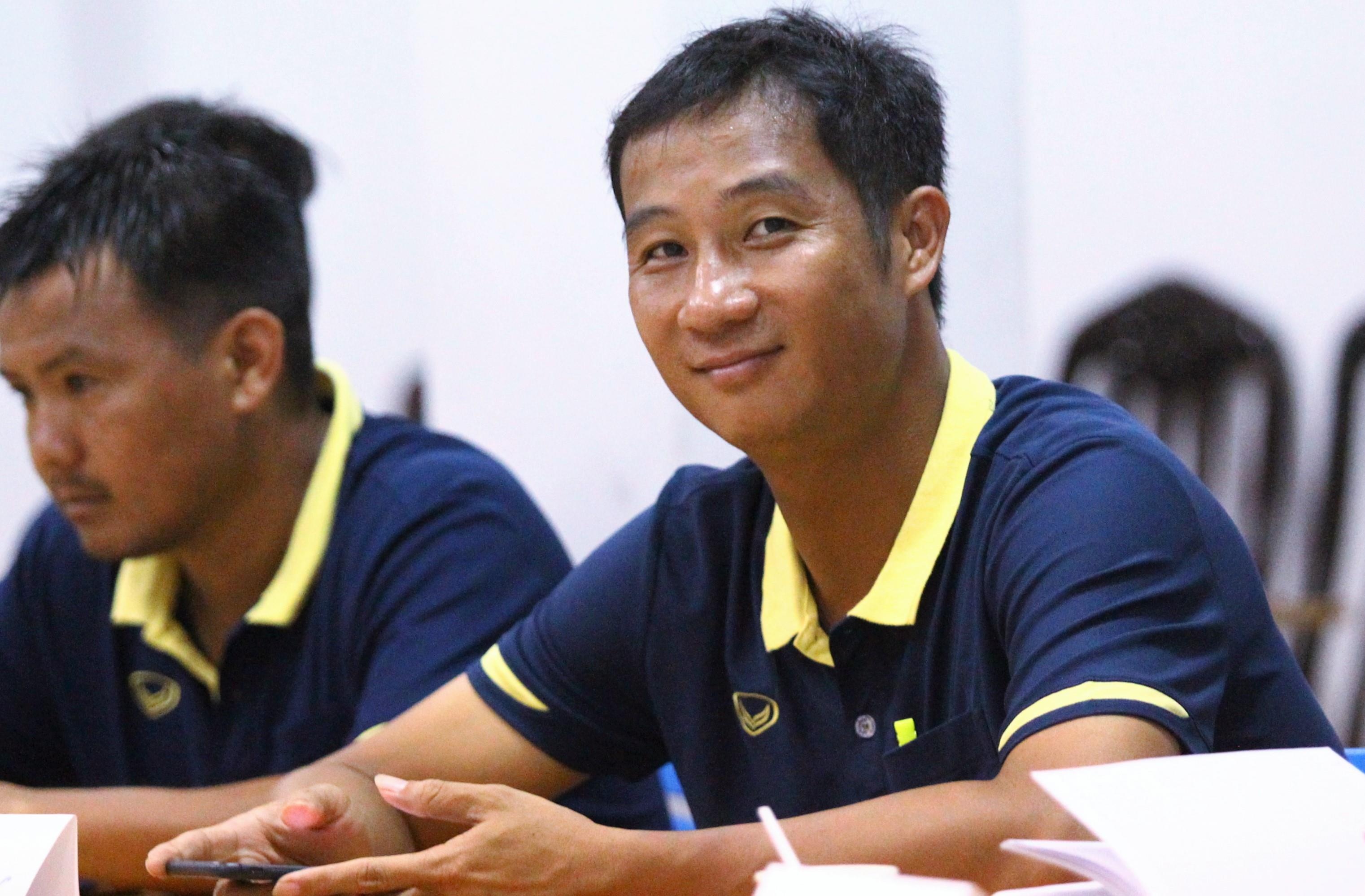 Quoc Vuong, Quang Hai di hoc huan luyen de lam thay hinh anh