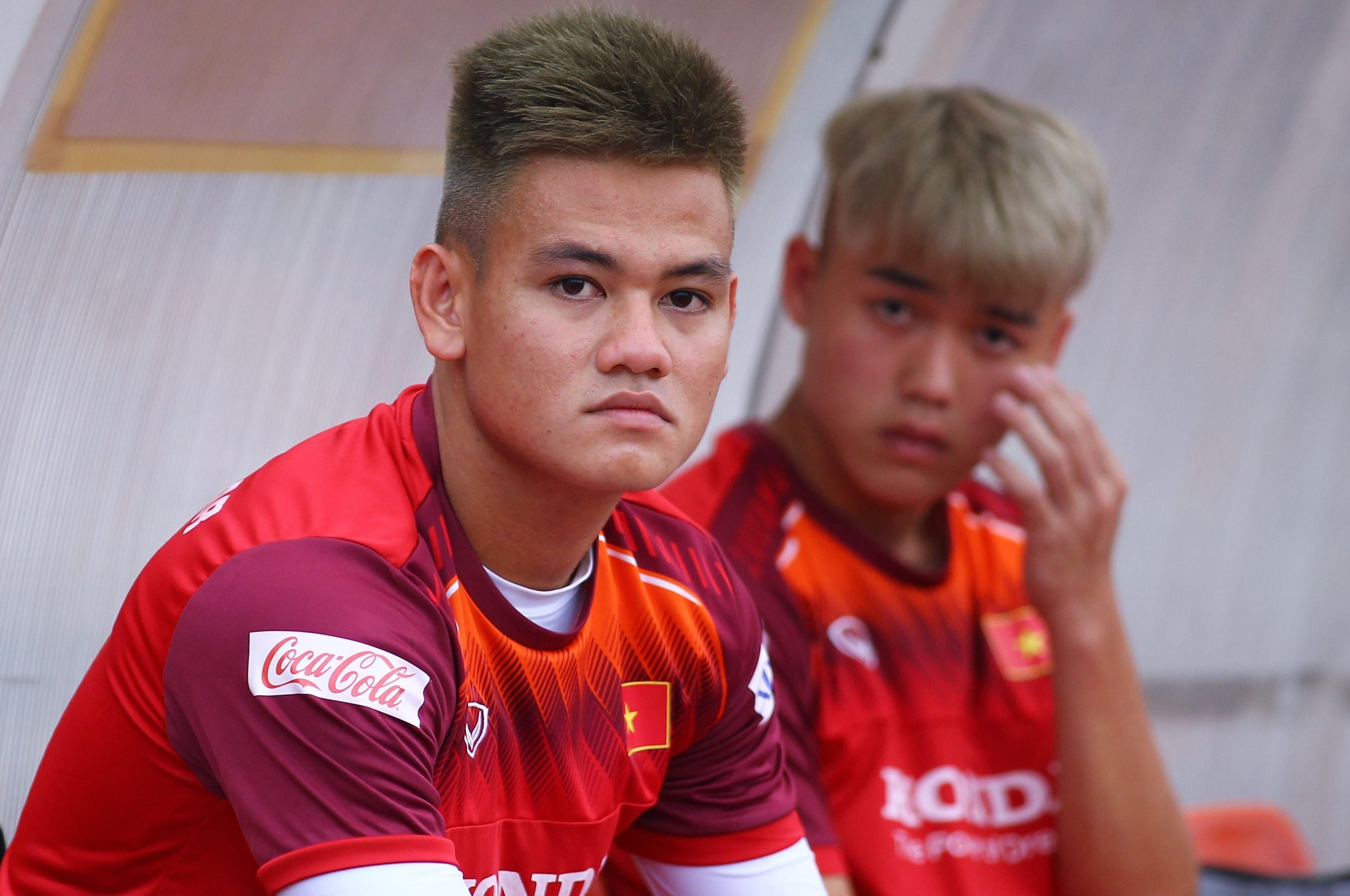 U22 Viet Nam phai ngoi doi vi di tap som hon gio quy dinh hinh anh