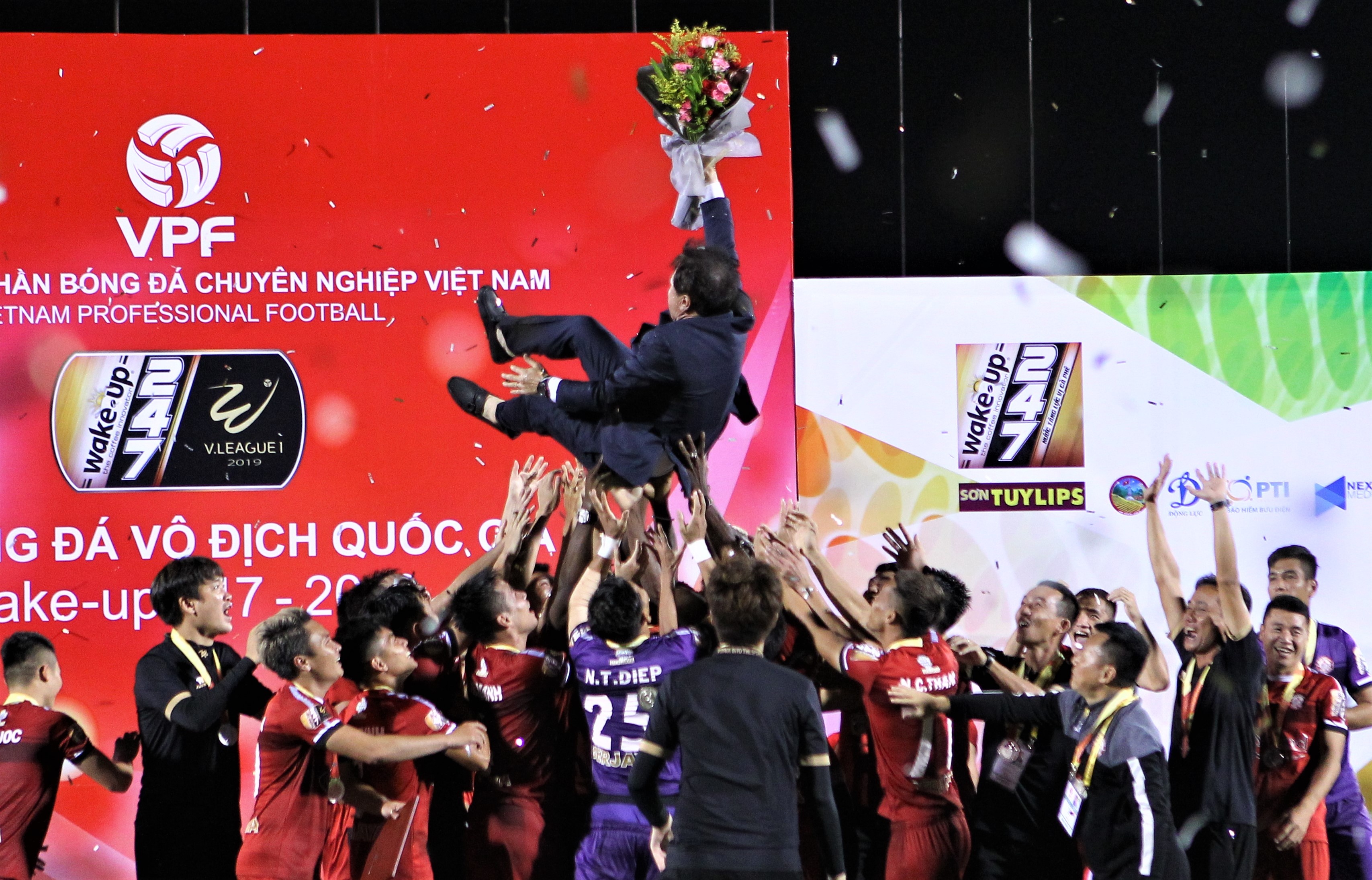 a quan v league anh 2