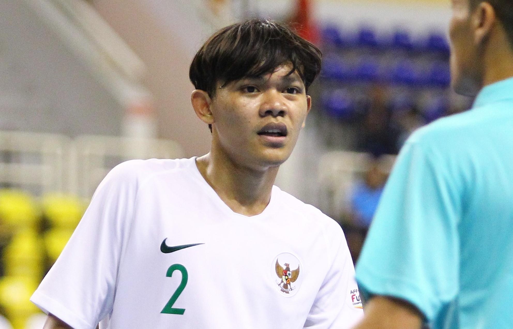 Cau thu Indonesia gay han voi tuyen thu futsal Viet Nam hinh anh