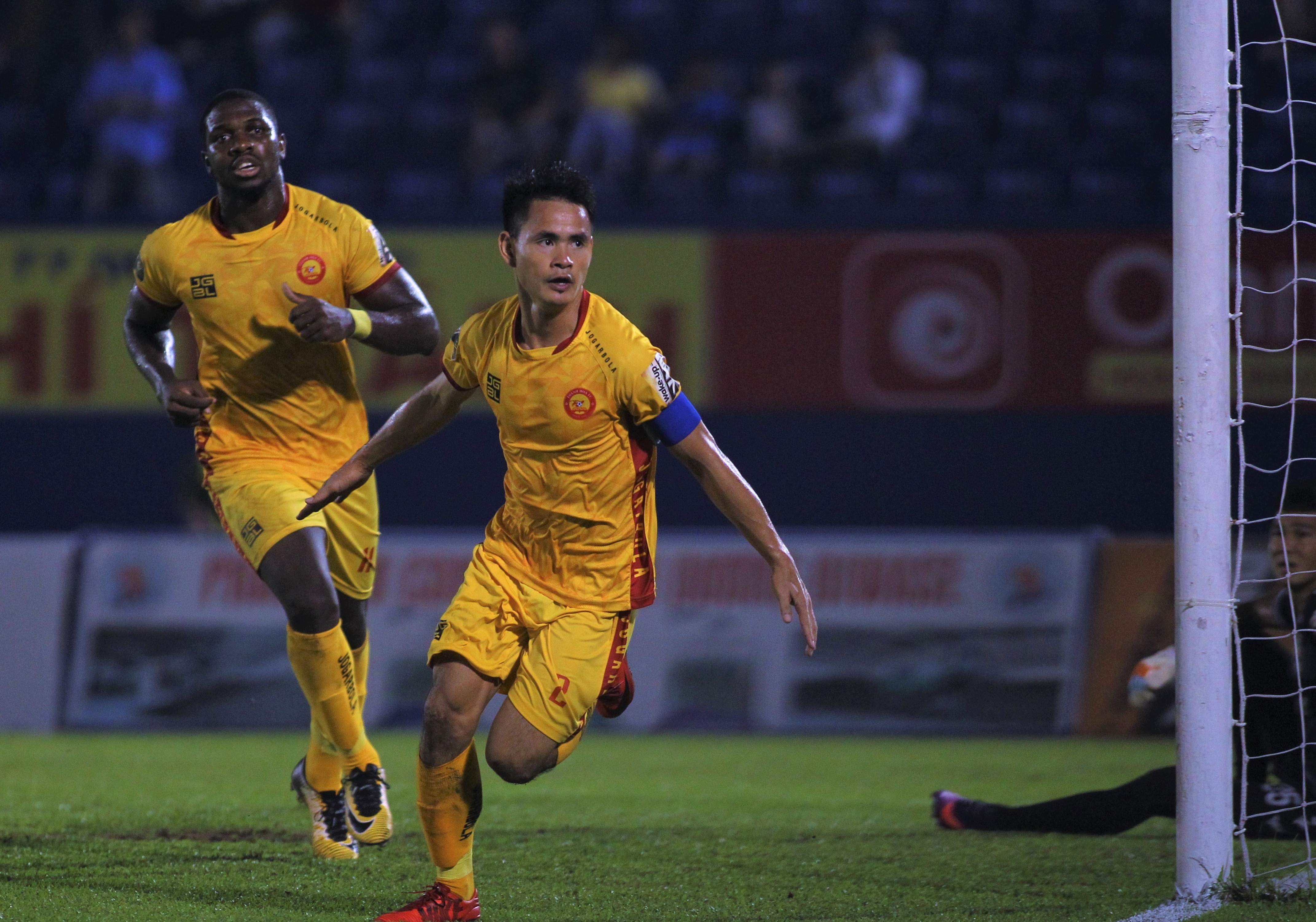 tru hang v league anh 5