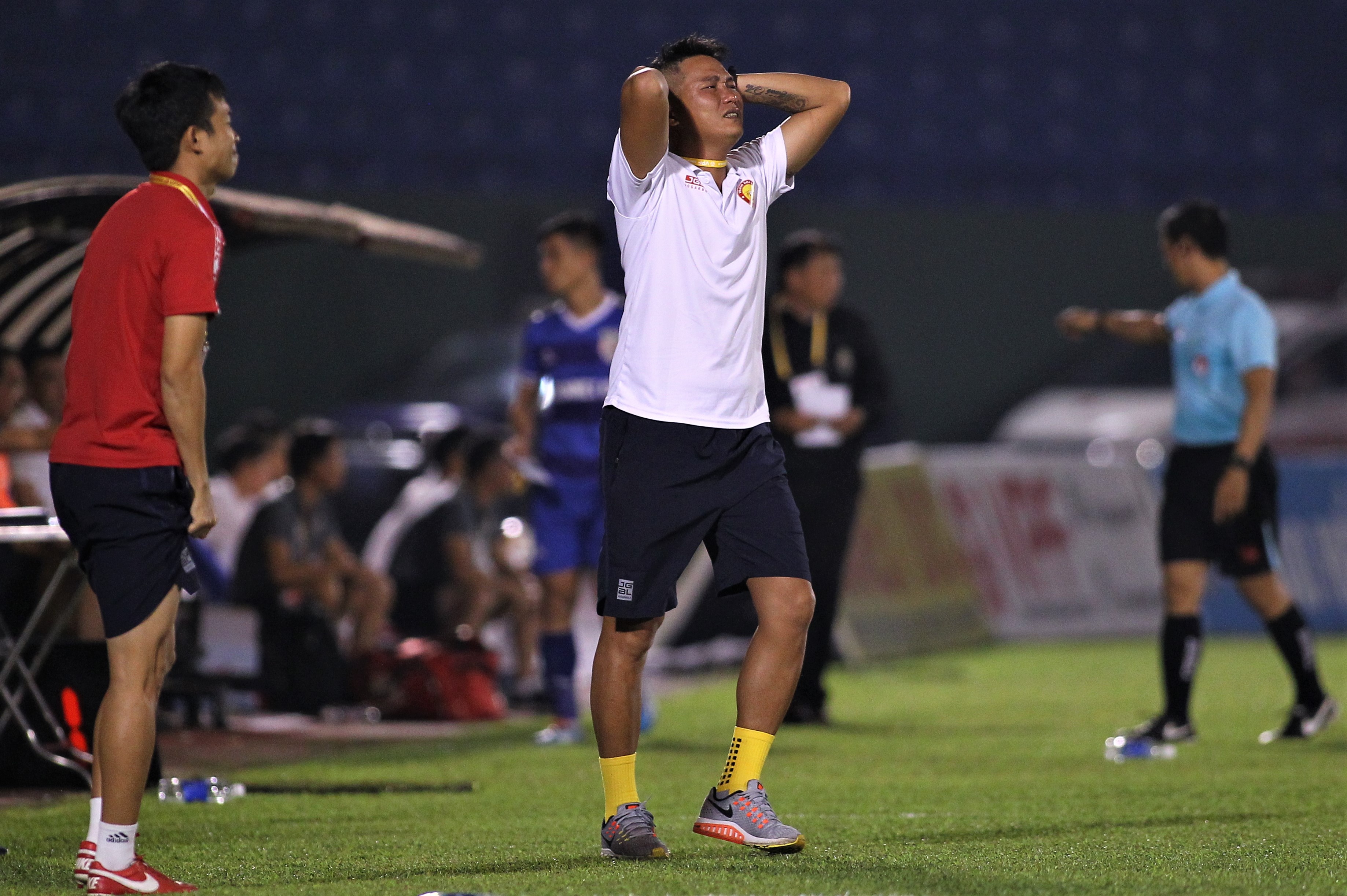 tru hang v league anh 8