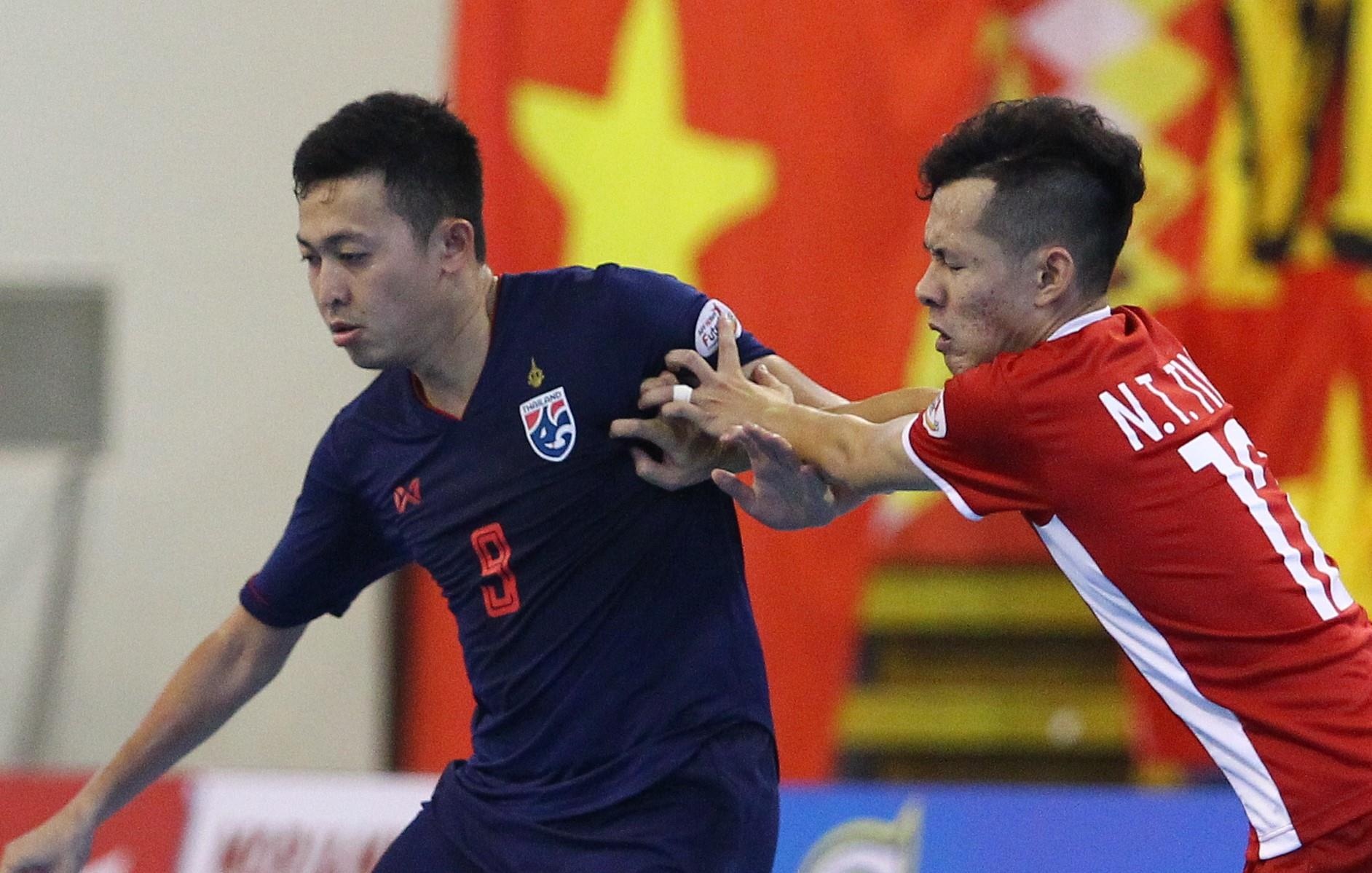 Tuyen thu futsal Viet Nam mac sai lam truoc Thai Lan hinh anh