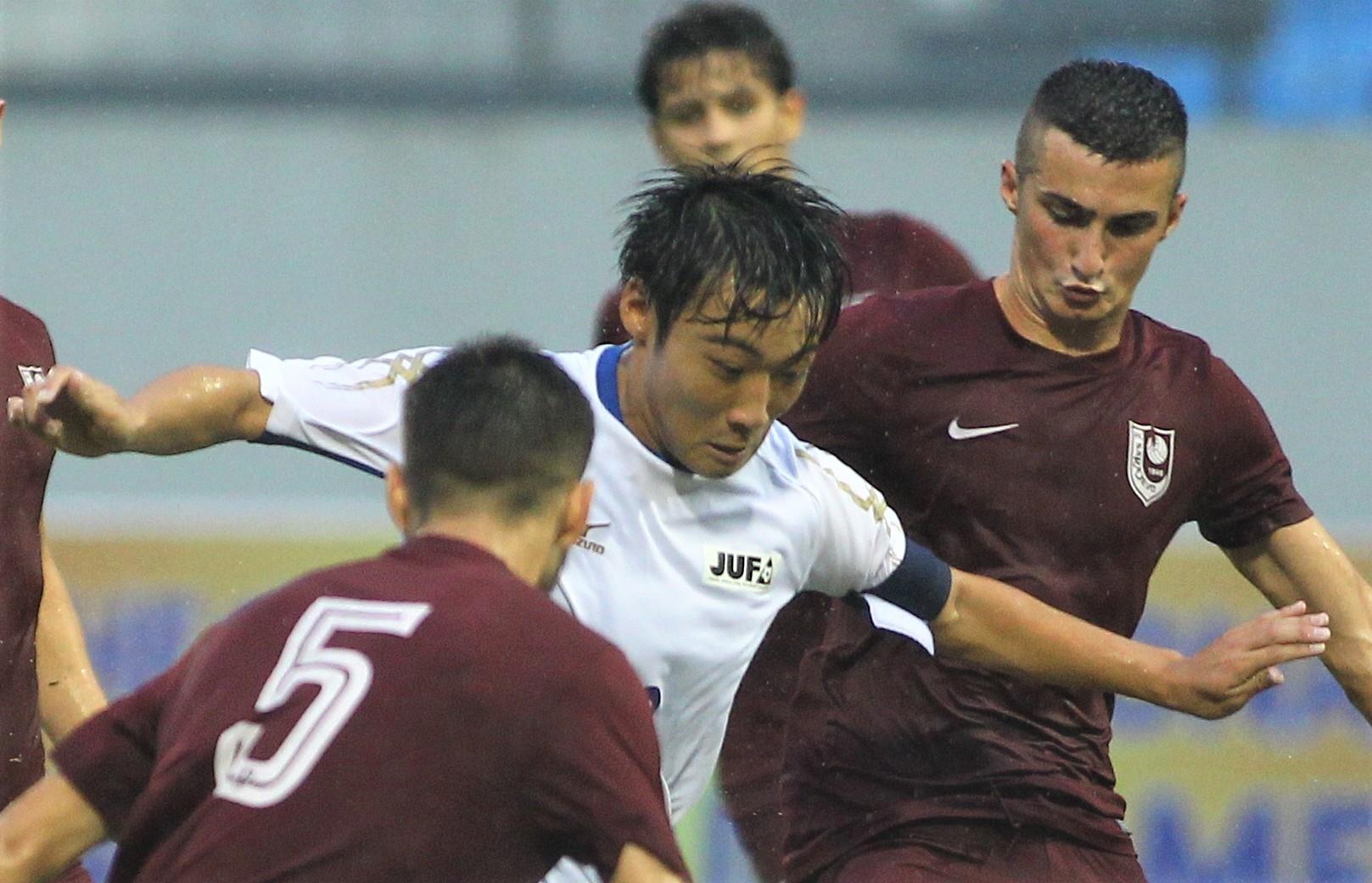 CLB Sarajevo thua doi sinh vien Nhat Ban o giai U21 quoc te hinh anh