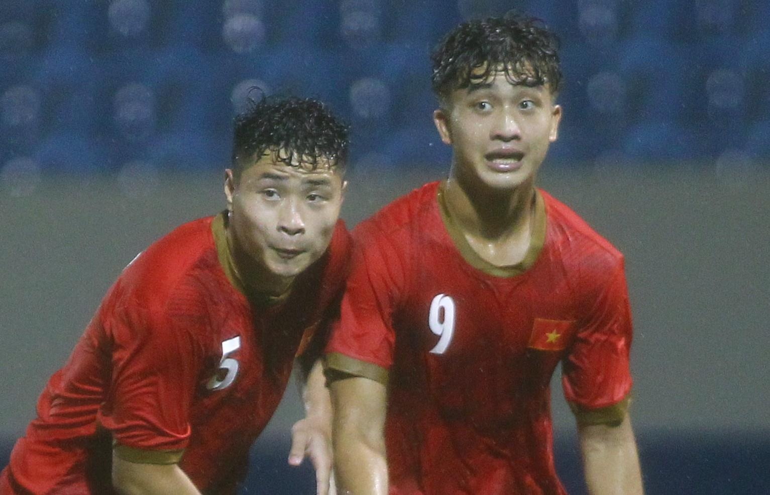 U21 Viet Nam thang dam Dai hoc Hanyang trong mua lon hinh anh