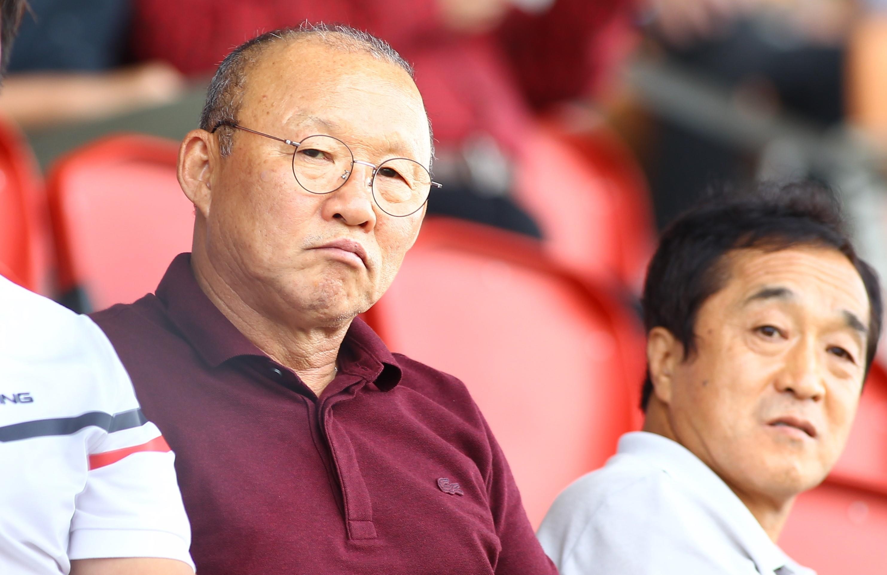 HLV Park dong vien cau thu cua dai hoc Han Quoc hinh anh