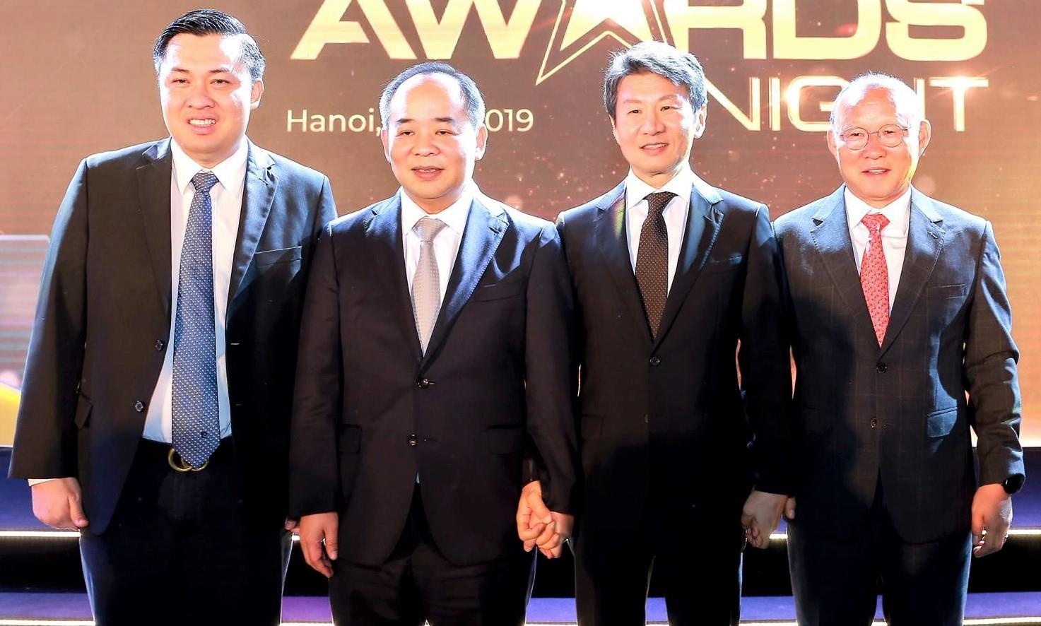 Chu tich AFF cam on VFF sau le vinh danh tai Ha Noi hinh anh