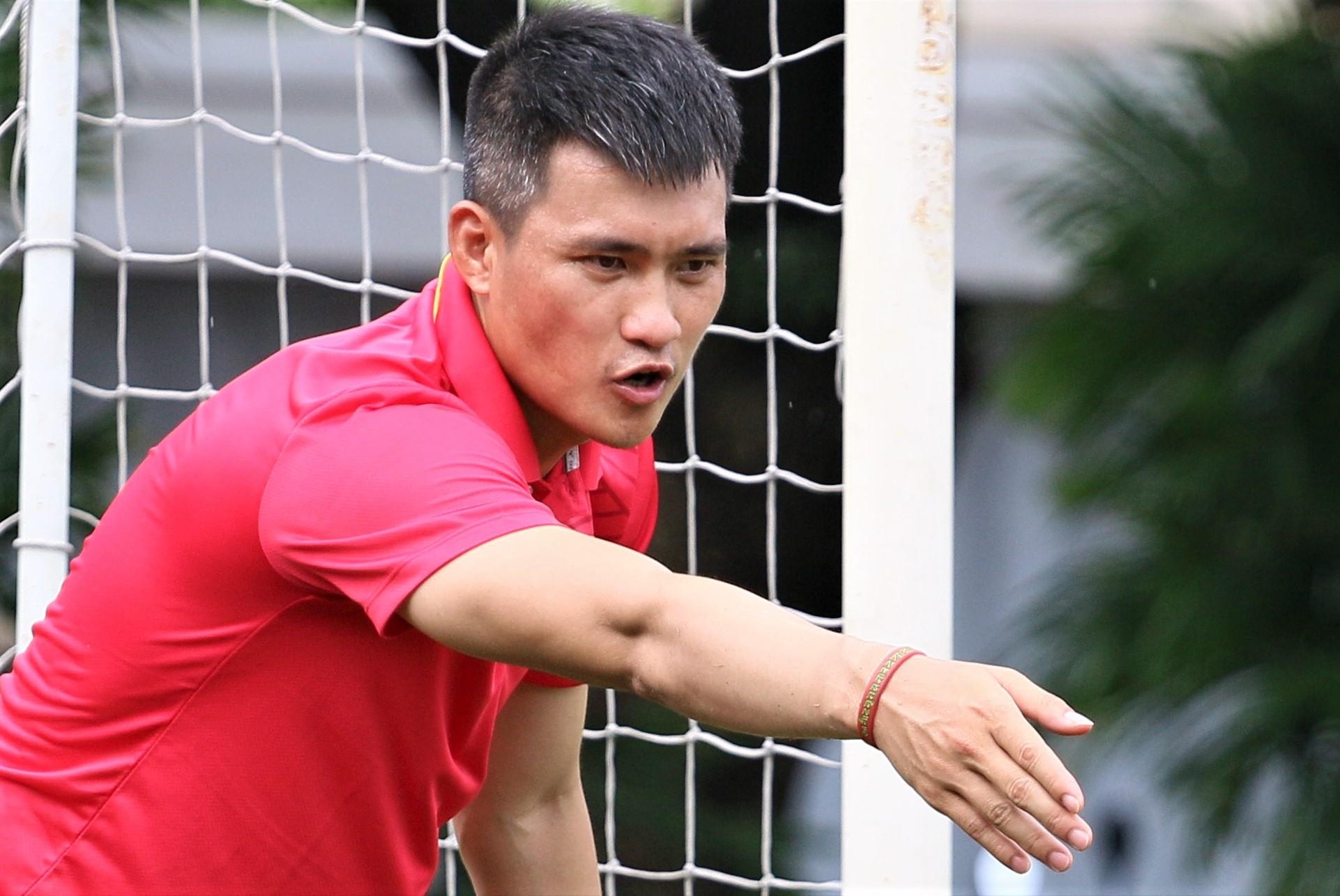 Cong Vinh: 'Viet Nam tu hoa den thang UAE' hinh anh