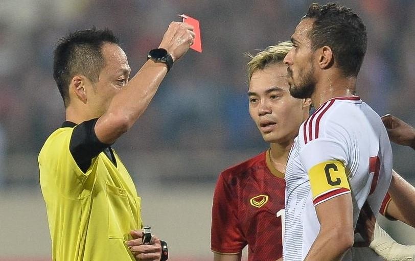 Loi DOGSO va tinh huong cau thu UAE bi duoi vi day Tien Linh hinh anh