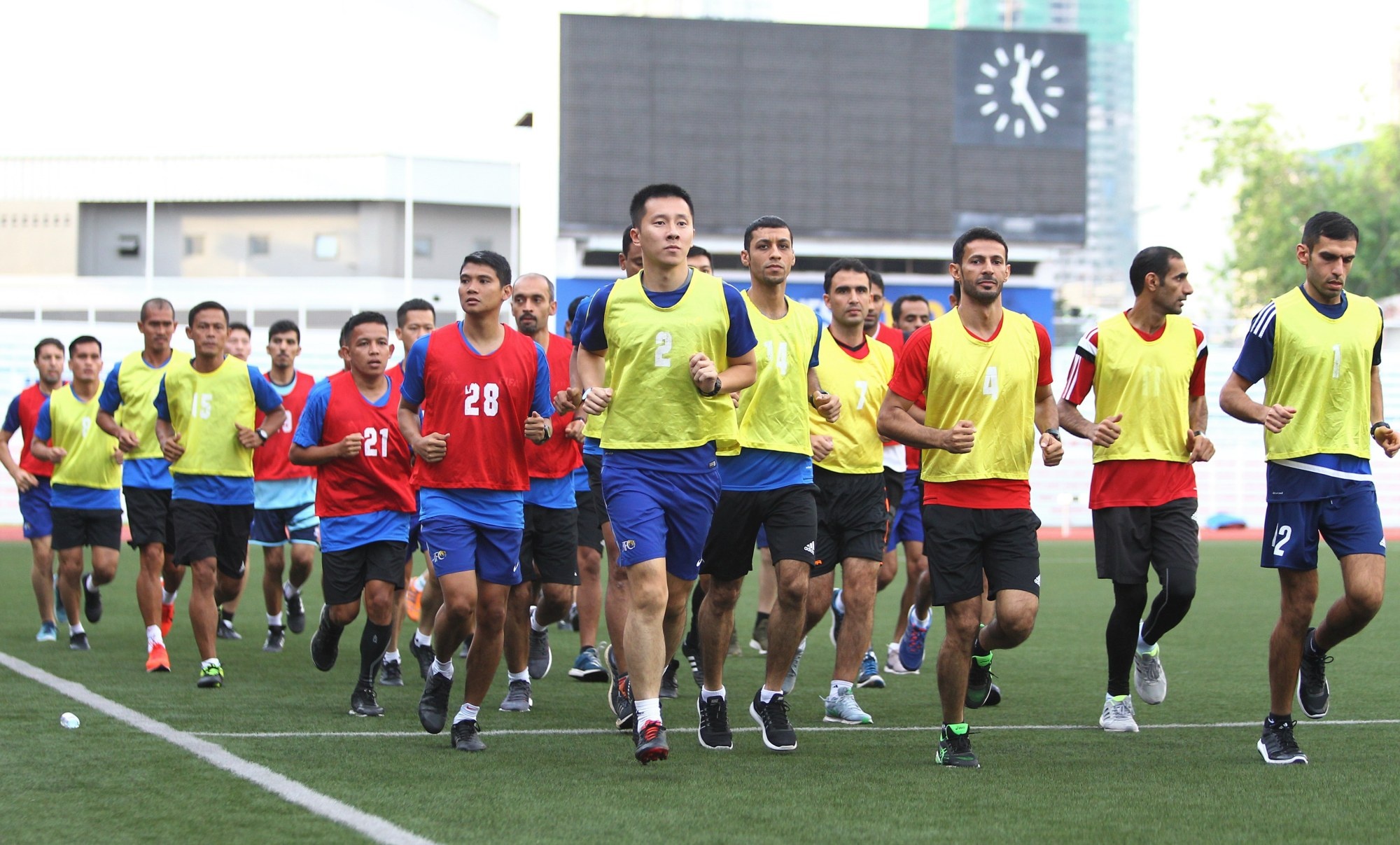 u22 xung đột lịch tập ảnh 1 u22 xung dot lich tap anh 1