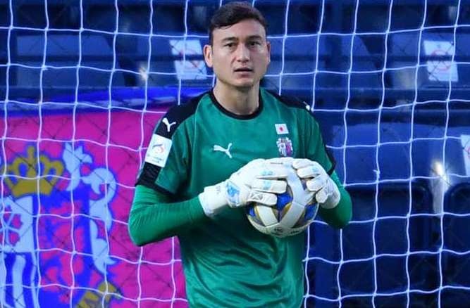 Van Lam nhan nha trong lan ra mat o AFC Champions League hinh anh