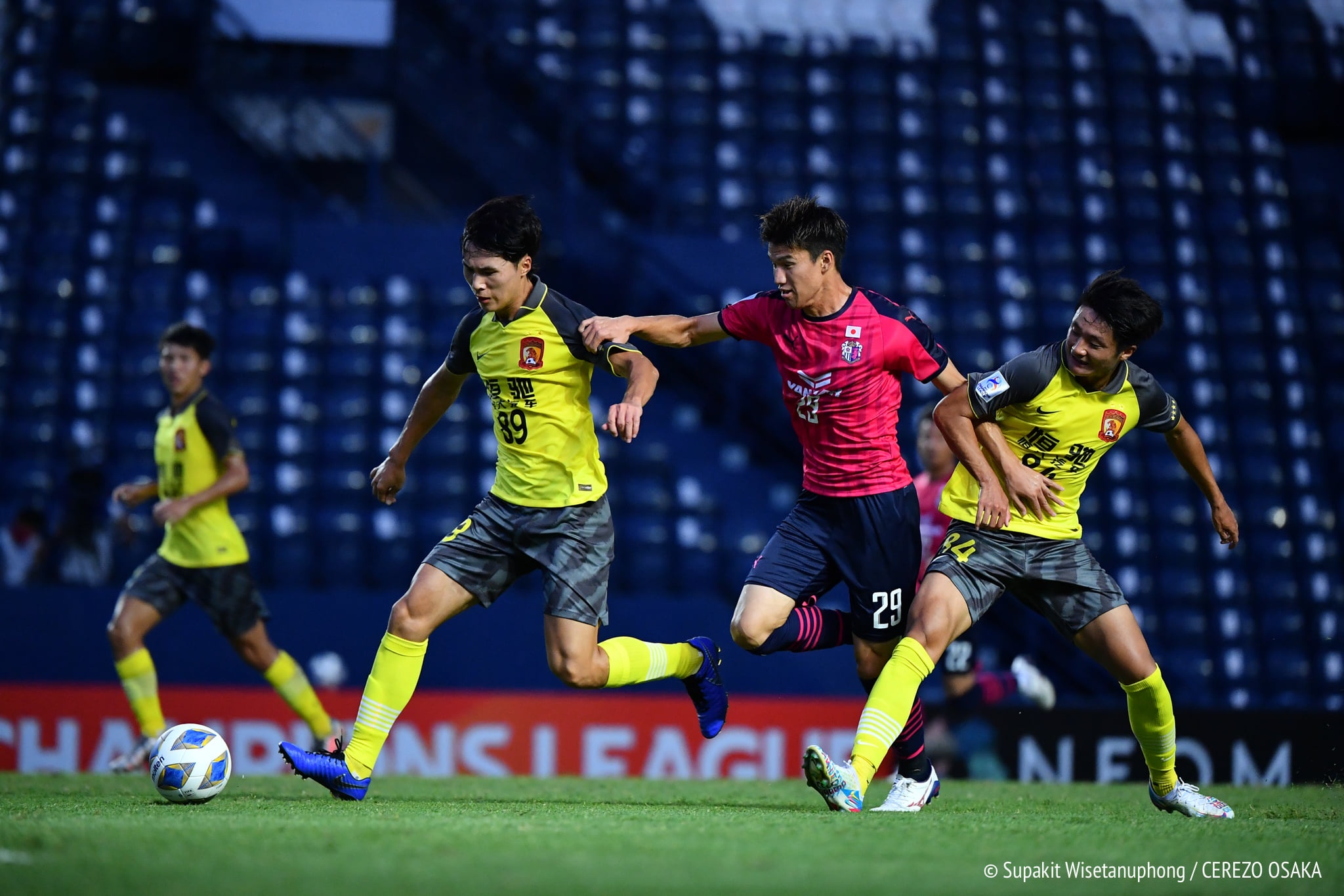 van lam ra mat afc champions league anh 4