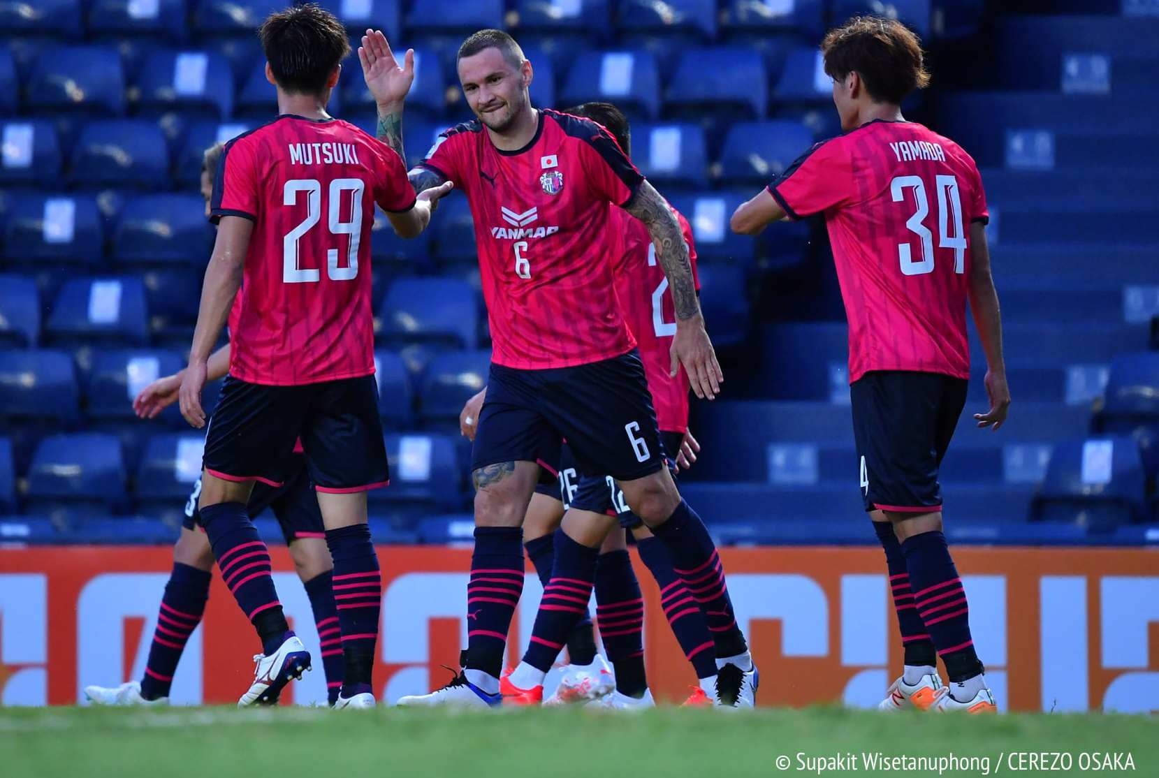 van lam ra mat afc champions league anh 9