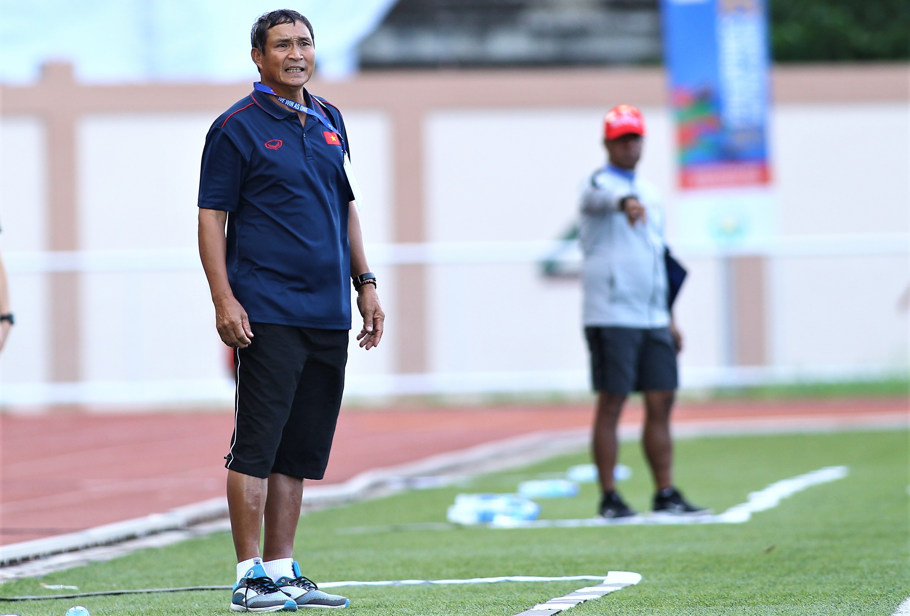 HLV Mai Duc Chung xin nghi tuyen Viet Nam anh 1