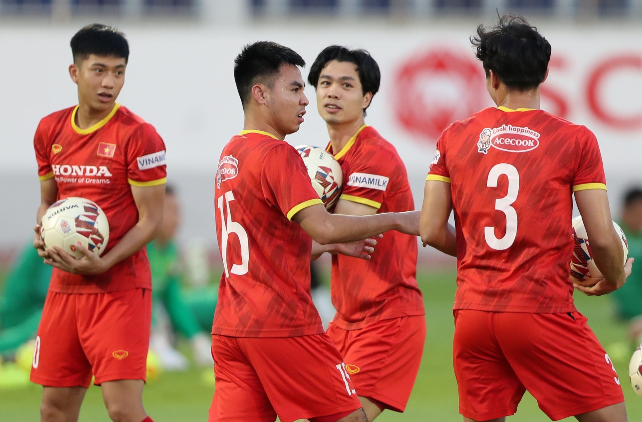 tuyen viet nam xoay tua aff cup anh 2